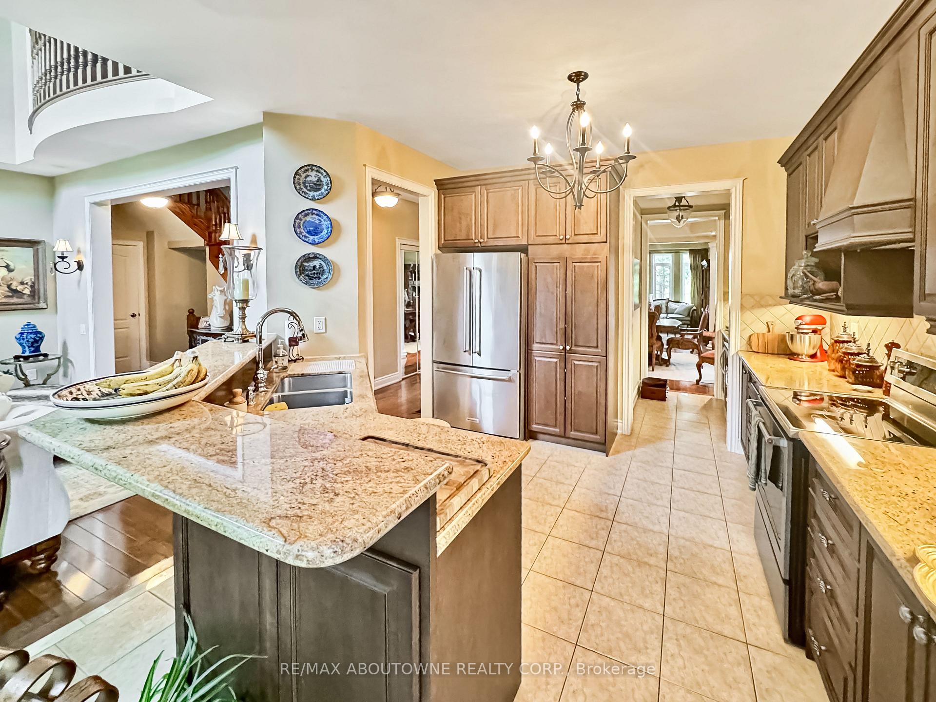 Photo 5 of 434 Nautical Boulevard, Oakville, Bronte — HOMEH