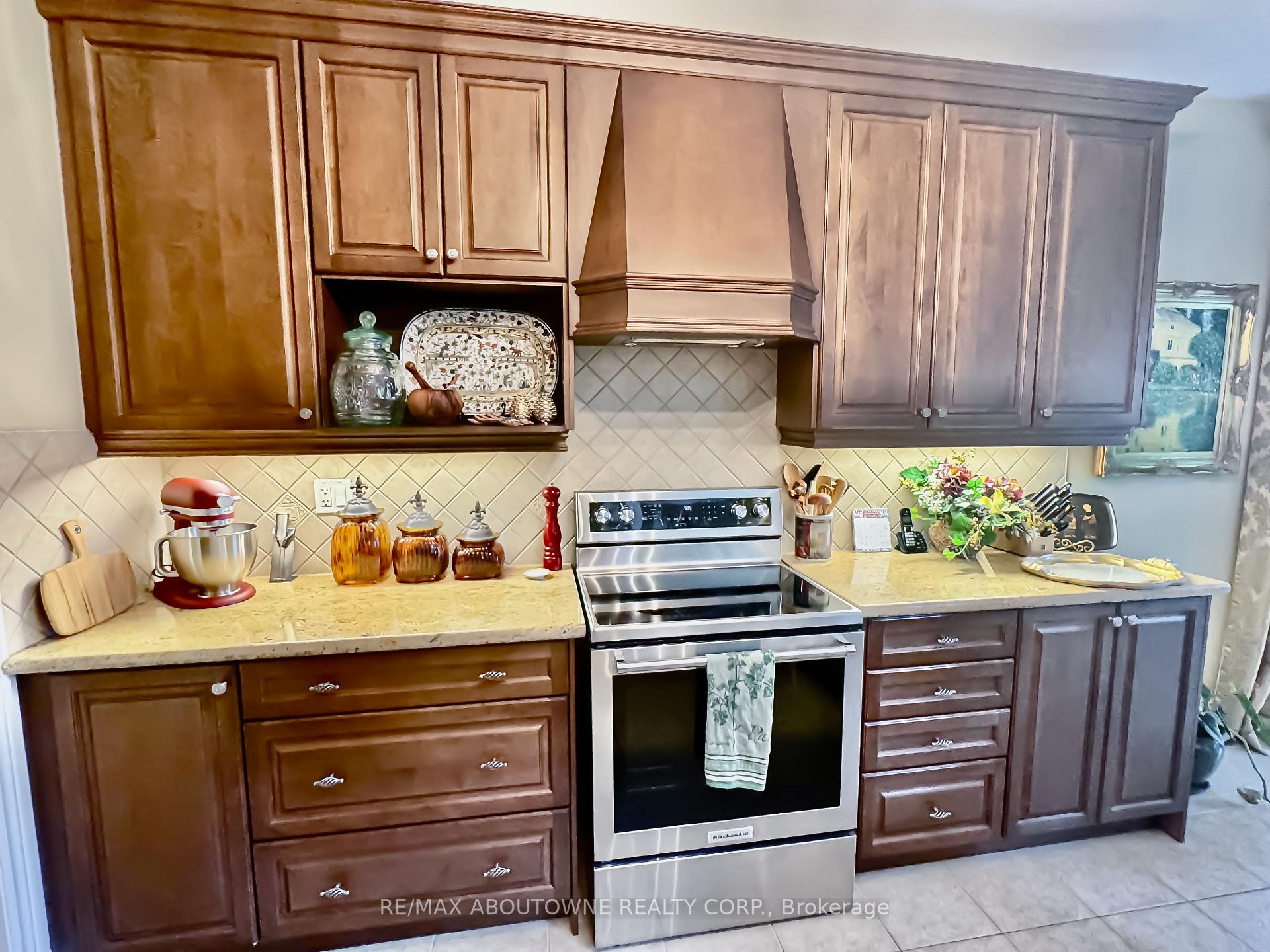 Photo 6 of 434 Nautical Boulevard, Oakville, Bronte — HOMEH