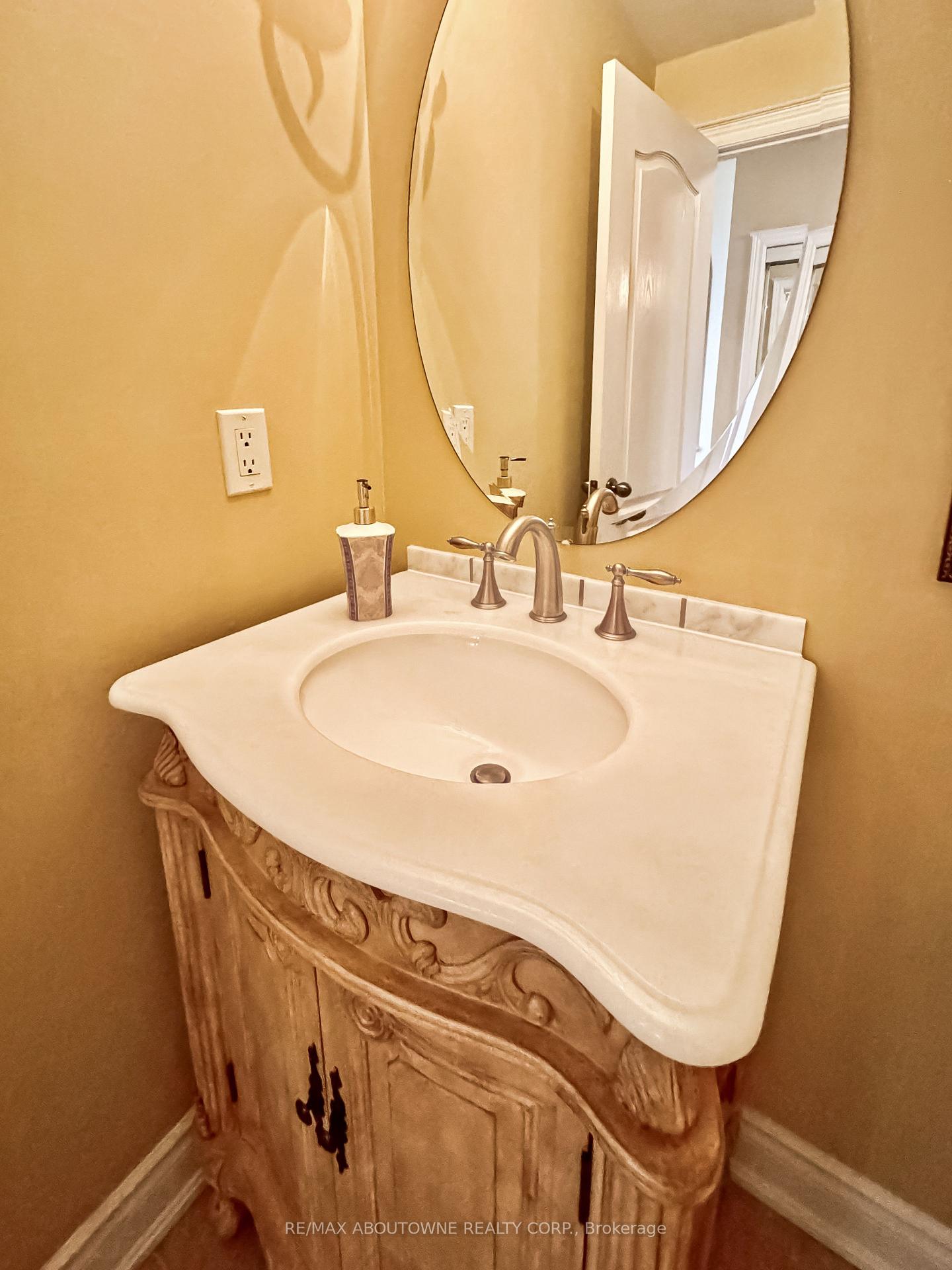 Photo 13 of 434 Nautical Boulevard, Oakville, Bronte — HOMEH