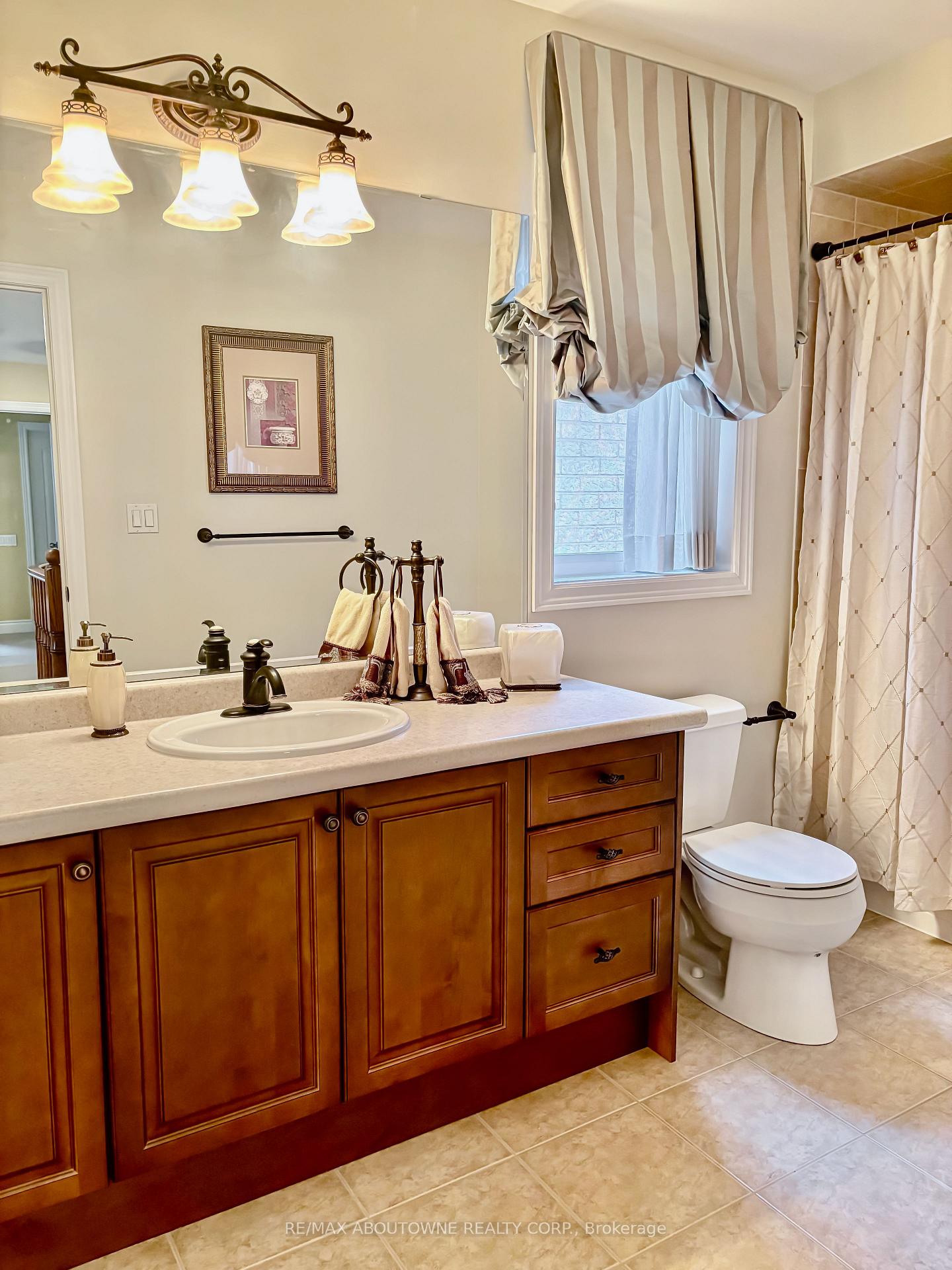 Photo 20 of 434 Nautical Boulevard, Oakville, Bronte — HOMEH