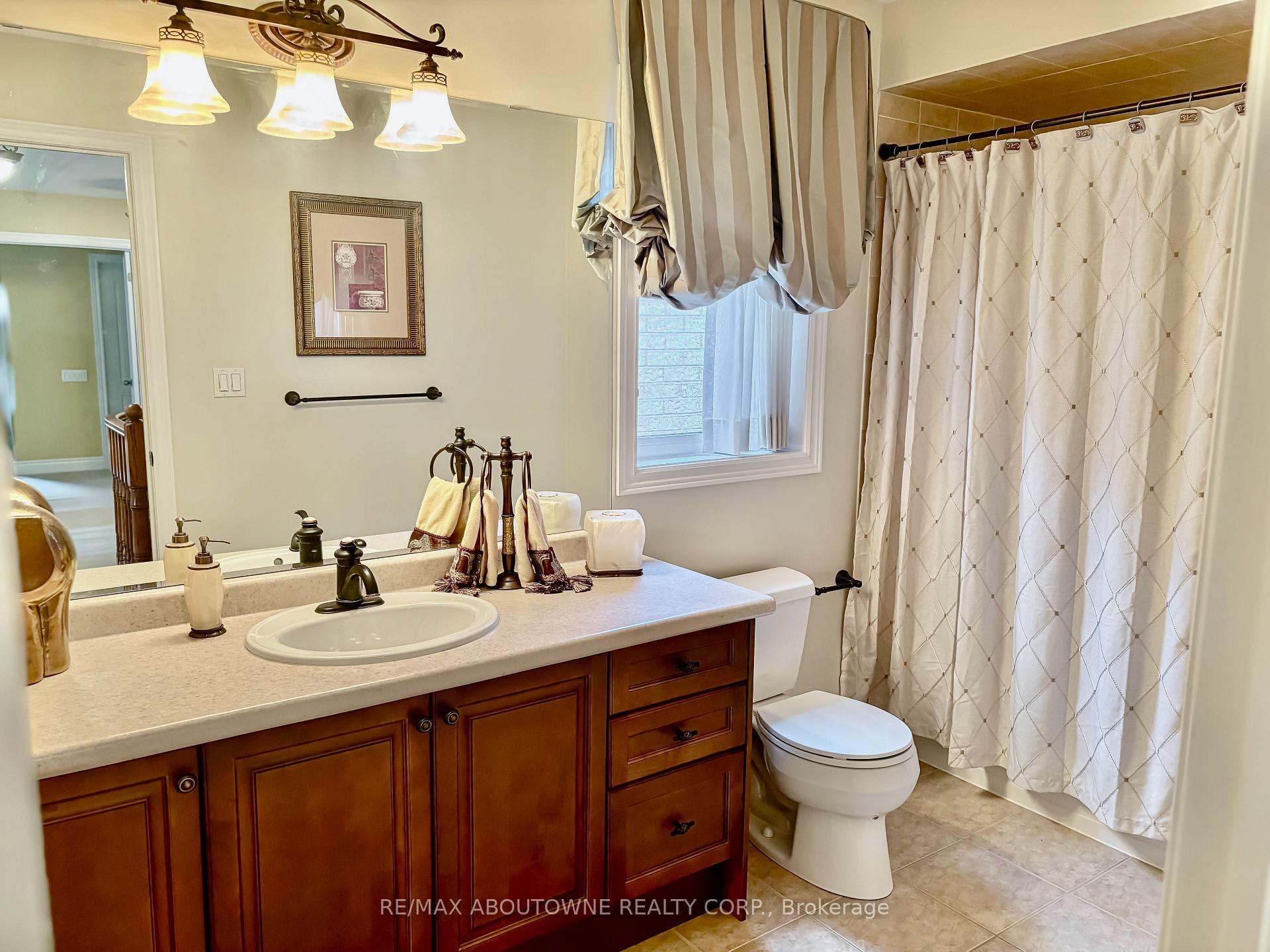Photo 21 of 434 Nautical Boulevard, Oakville, Bronte — HOMEH