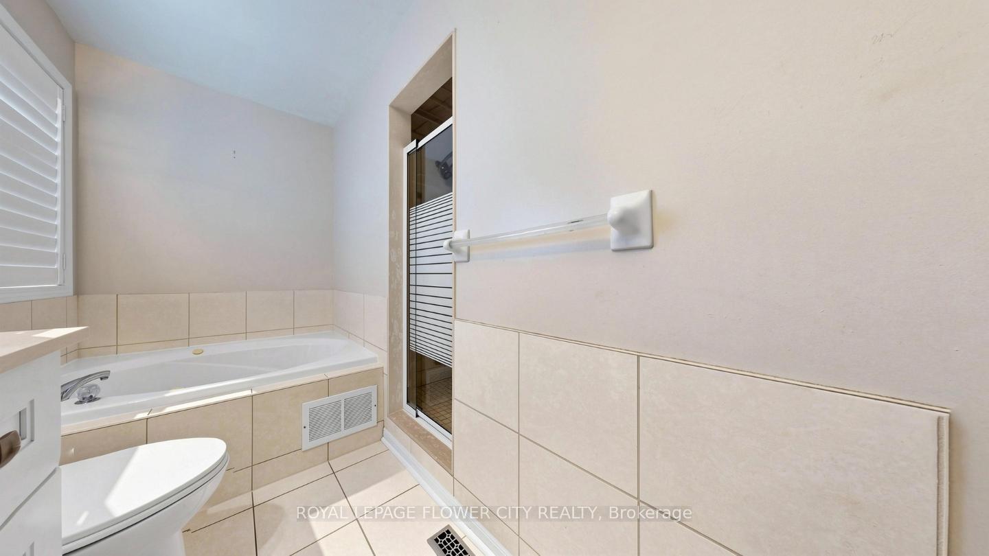 Photo 32 of 70 Boom Road, Vaughan, Vellore Village — HOMEH