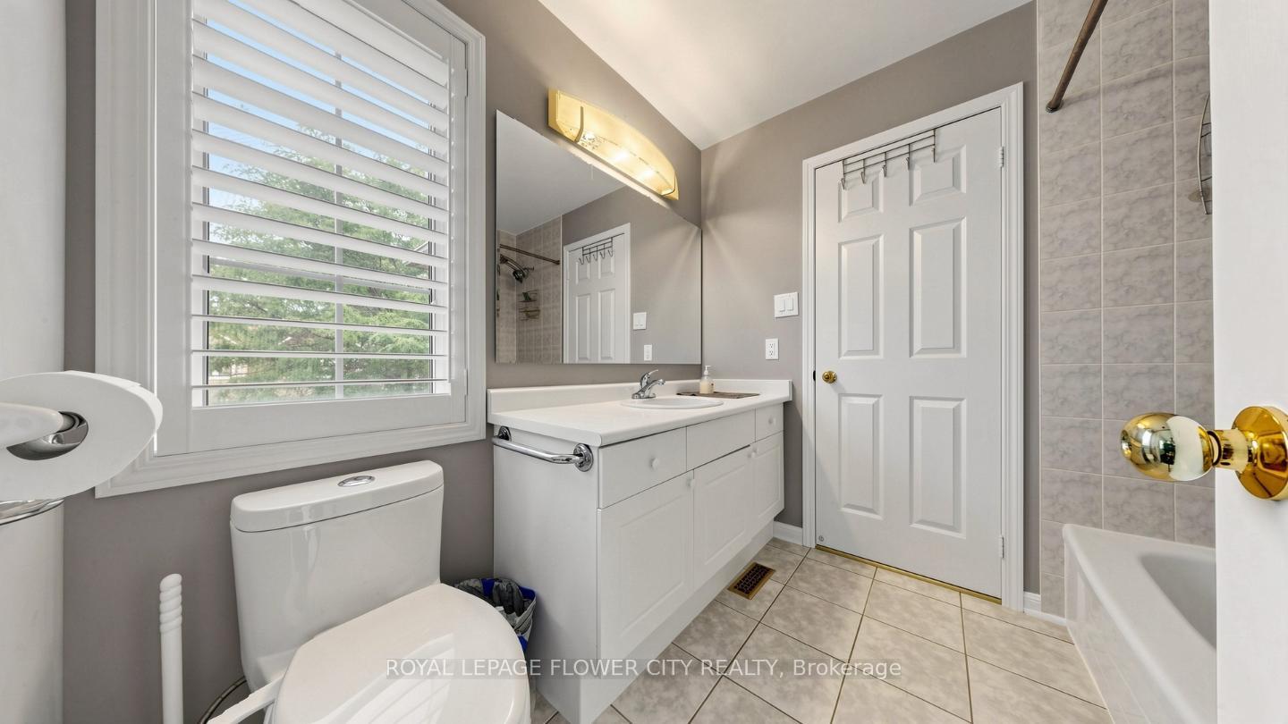 Photo 37 of 70 Boom Road, Vaughan, Vellore Village — HOMEH