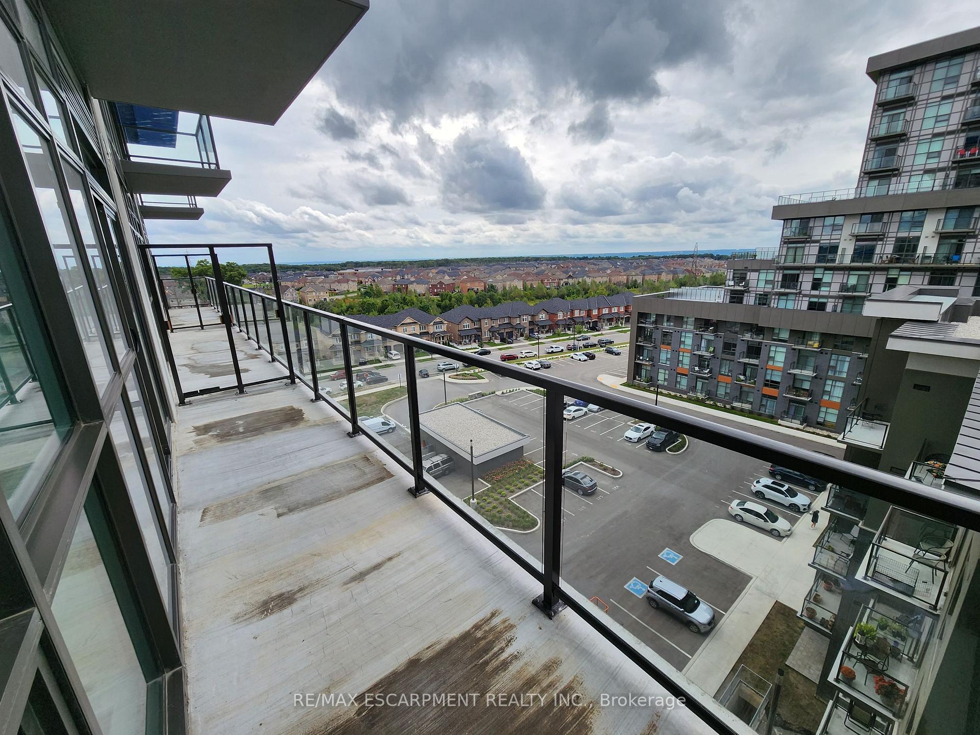 Photo 5 of Unit 714, 460 Dundas Street E, Hamilton, Waterdown — HOMEH