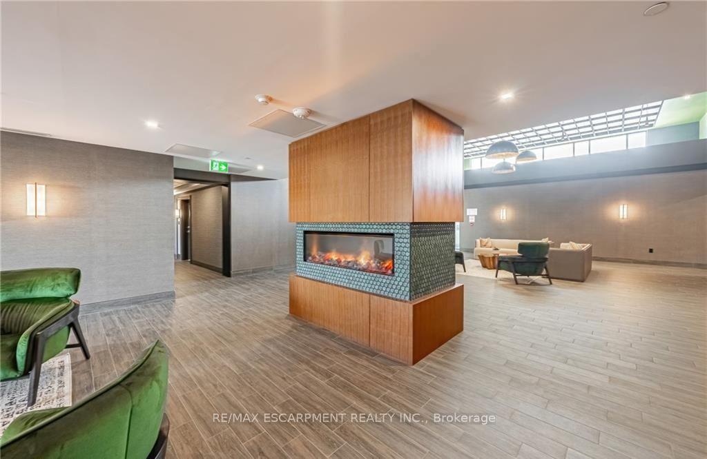Photo 10 of Unit 714, 460 Dundas Street E, Hamilton, Waterdown — HOMEH
