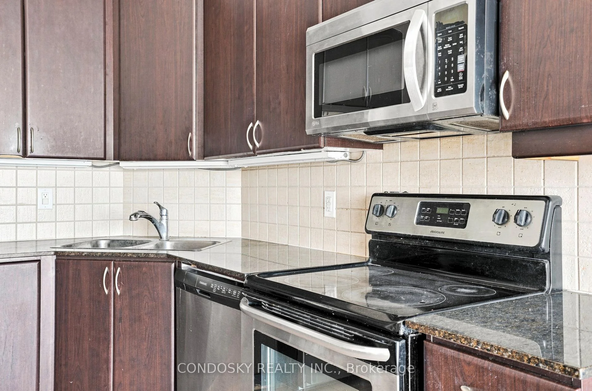 Photo 7 of Unit 2808, 225 Webb Drive, Mississauga, City Centre — HOMEH