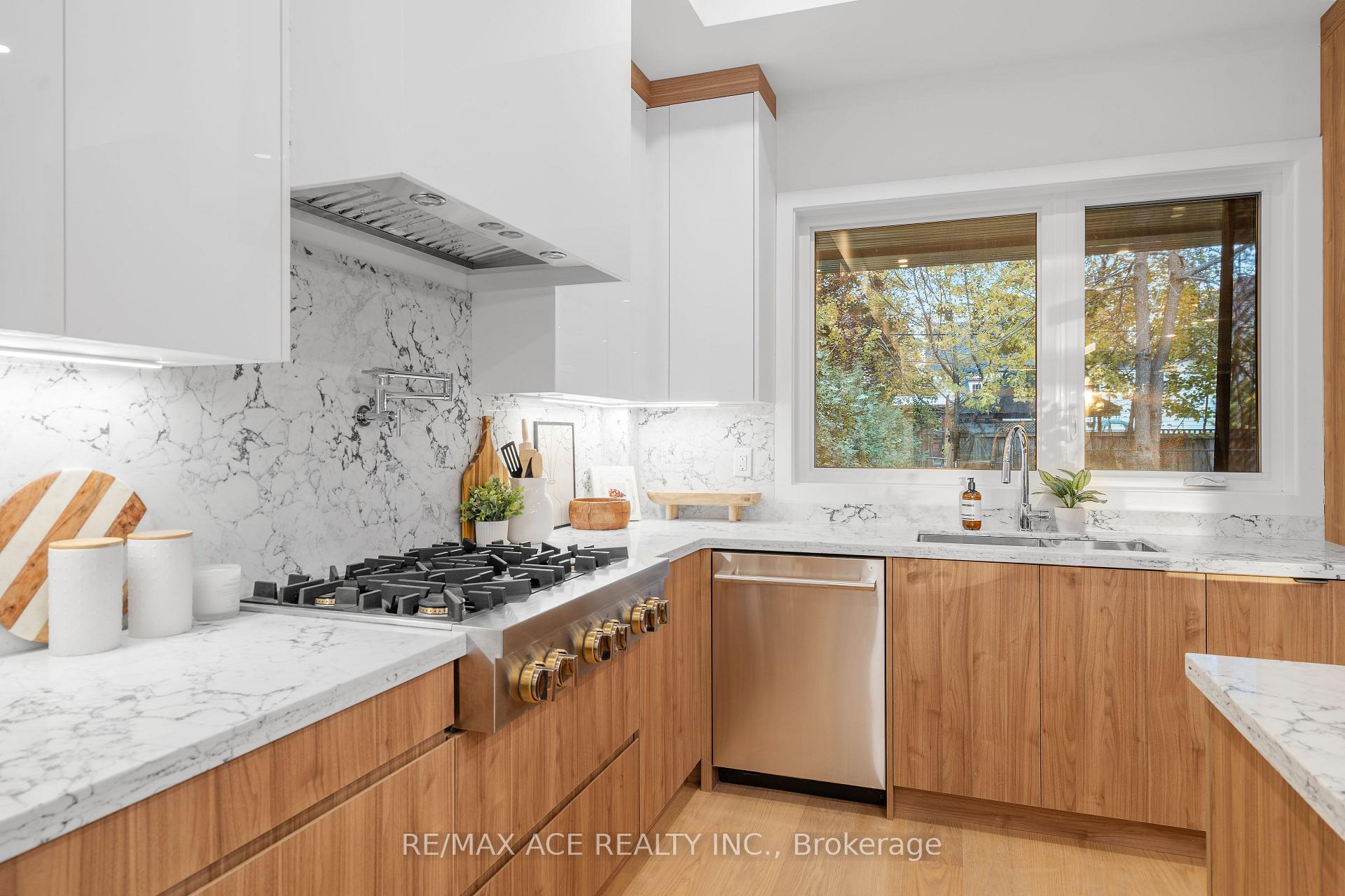 Photo 12 of 175 Harewood Avenue, Scarborough, Cliffcrest — HOMEH