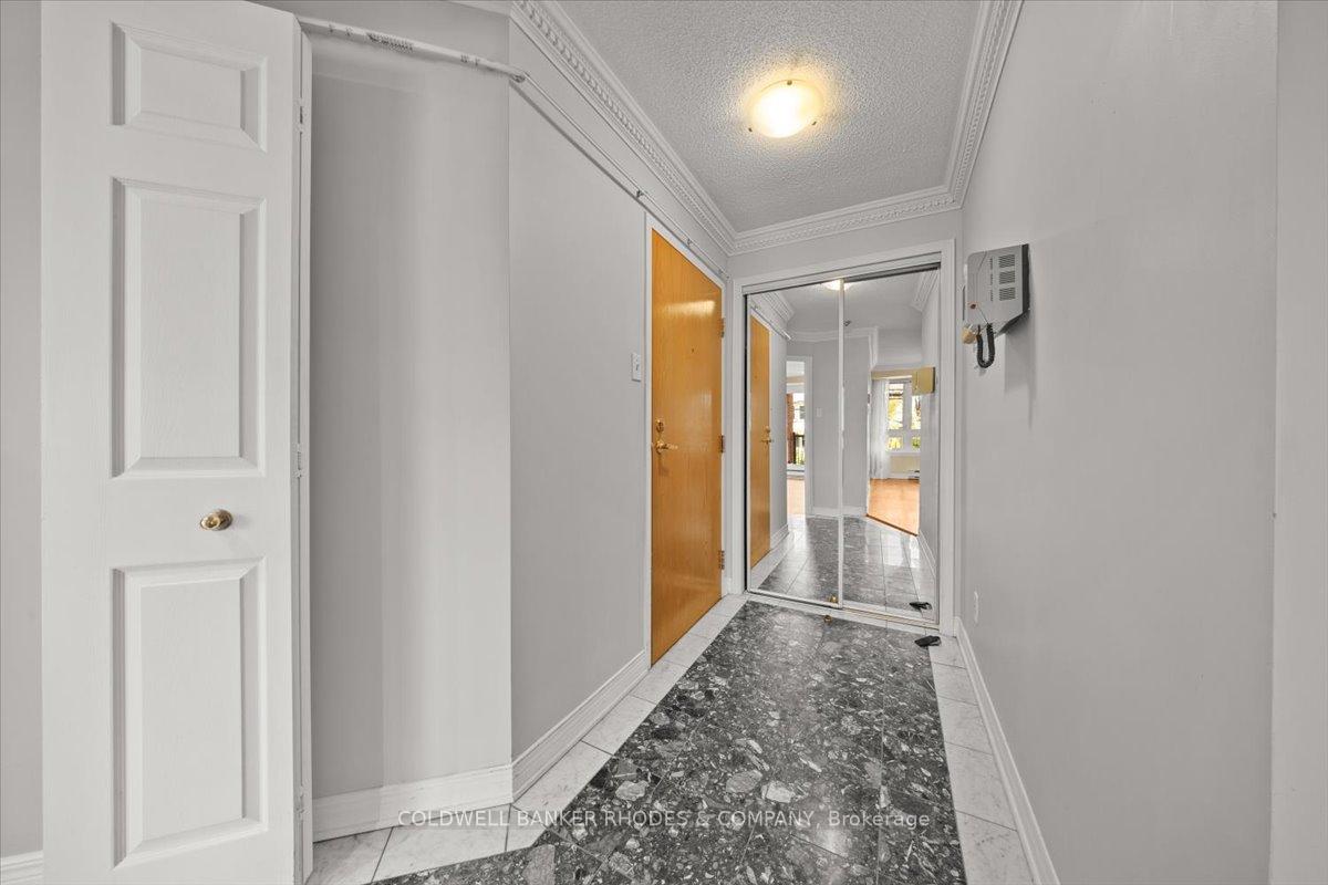 Photo 2 of Unit 205, 939 North River Road, Ottawa, Overbrook — HOMEH
