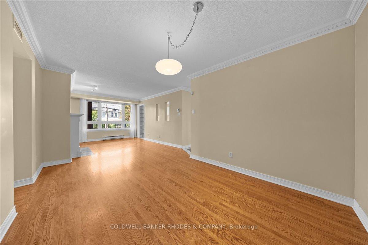 Photo 5 of Unit 205, 939 North River Road, Ottawa, Overbrook — HOMEH