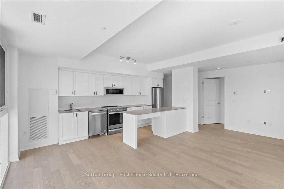 Photo 4 of 1063 Douglas Mccurdy Common Circle, Mississauga, Lakeview — HOMEH