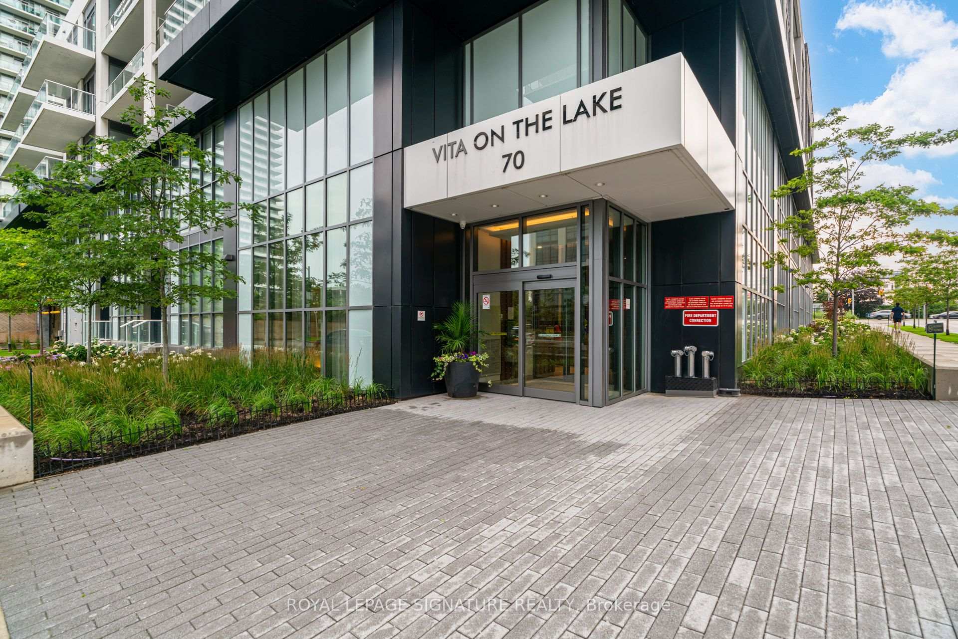 Photo 3 of Unit 1908, 70 Annie Craig Drive, Etobicoke, Mimico — HOMEH