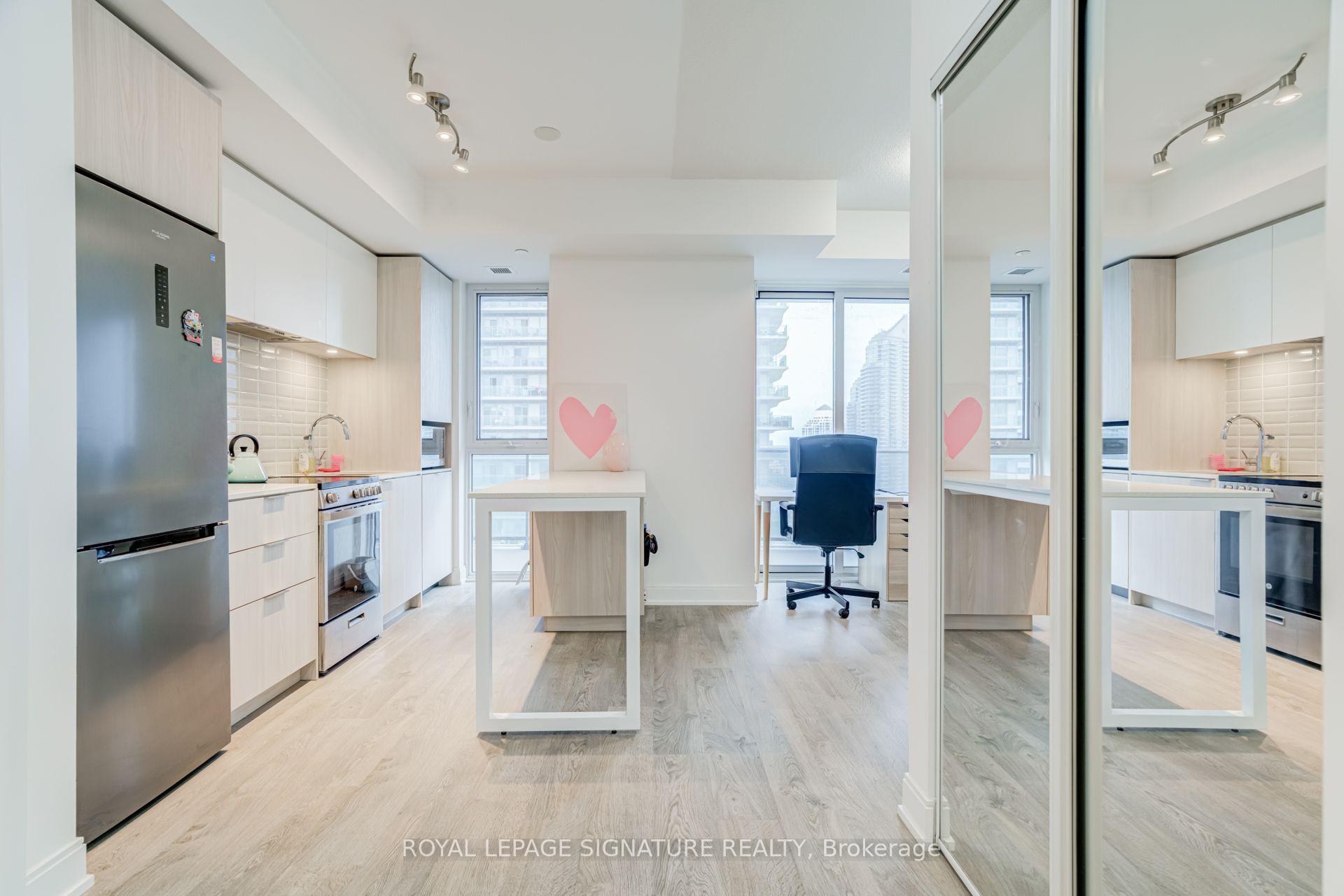 Photo 7 of Unit 1908, 70 Annie Craig Drive, Etobicoke, Mimico — HOMEH