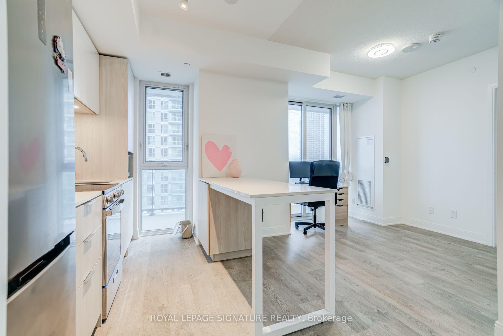 Photo 10 of Unit 1908, 70 Annie Craig Drive, Etobicoke, Mimico — HOMEH