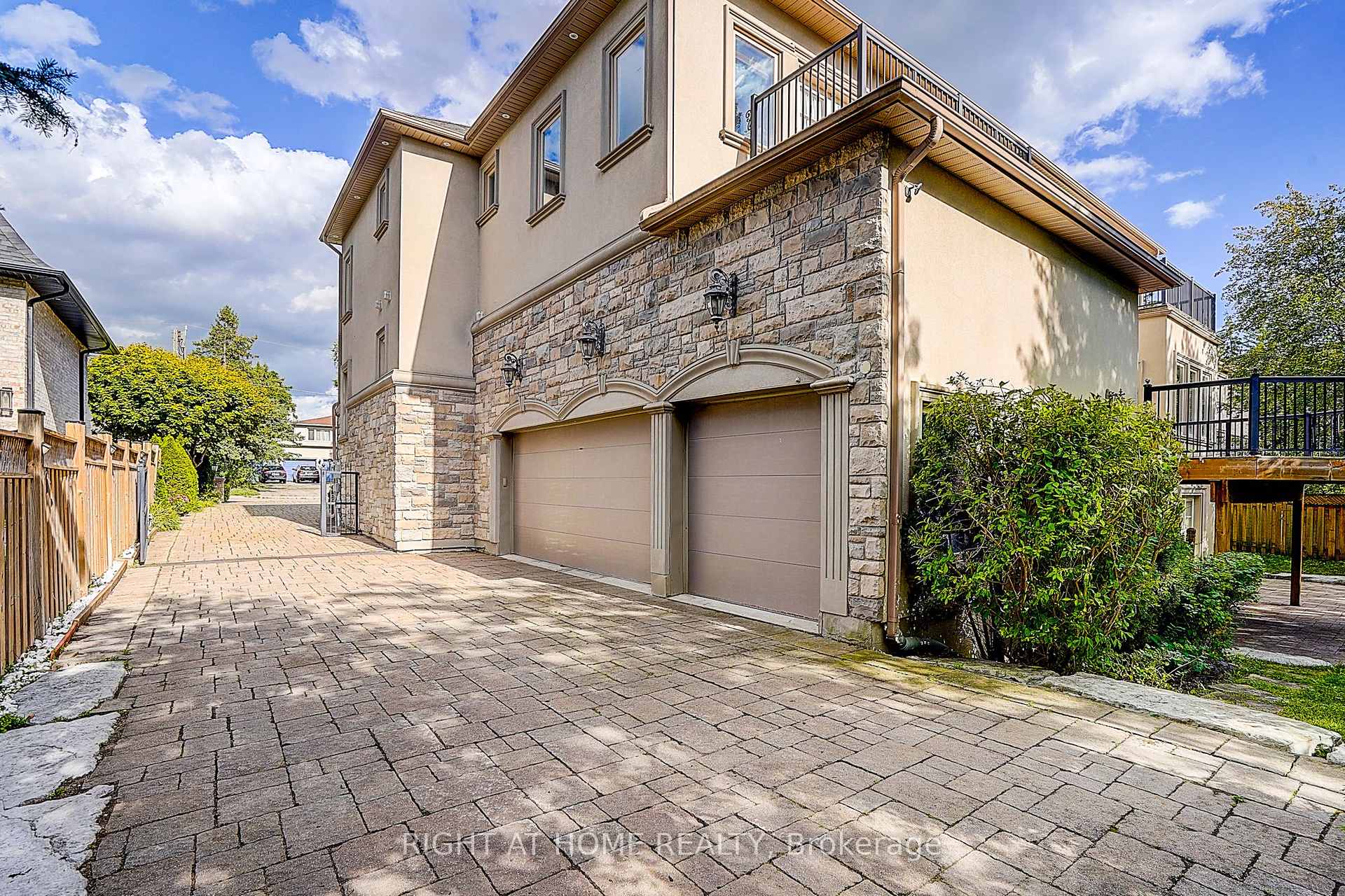 Photo 5 of 16 Fairview Avenue, Richmond Hill, South Richvale — HOMEH