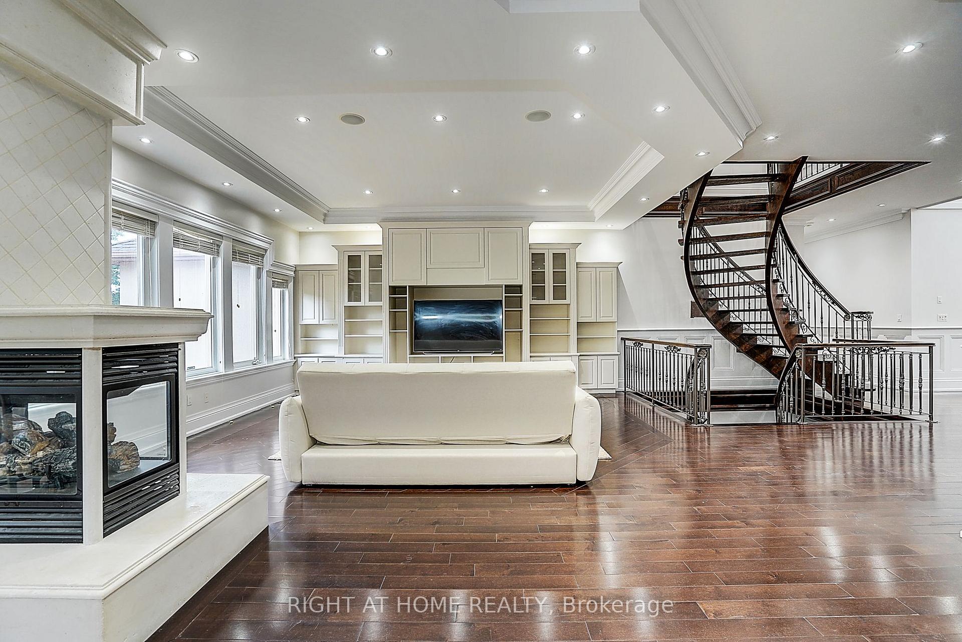 Photo 17 of 16 Fairview Avenue, Richmond Hill, South Richvale — HOMEH