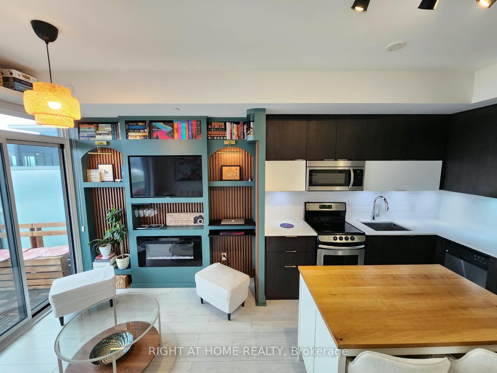 Photo 3 of Unit 608, 56 Annie Craig Drive, Etobicoke, Mimico — HOMEH