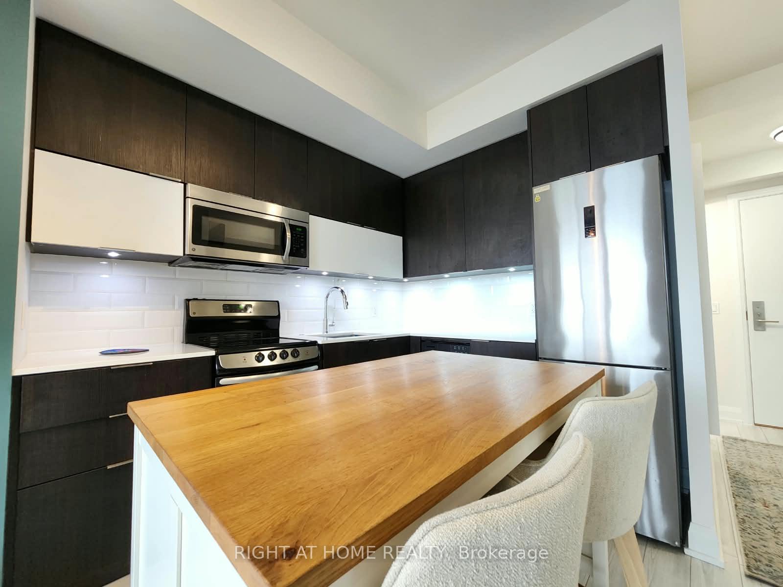 Photo 4 of Unit 608, 56 Annie Craig Drive, Etobicoke, Mimico — HOMEH