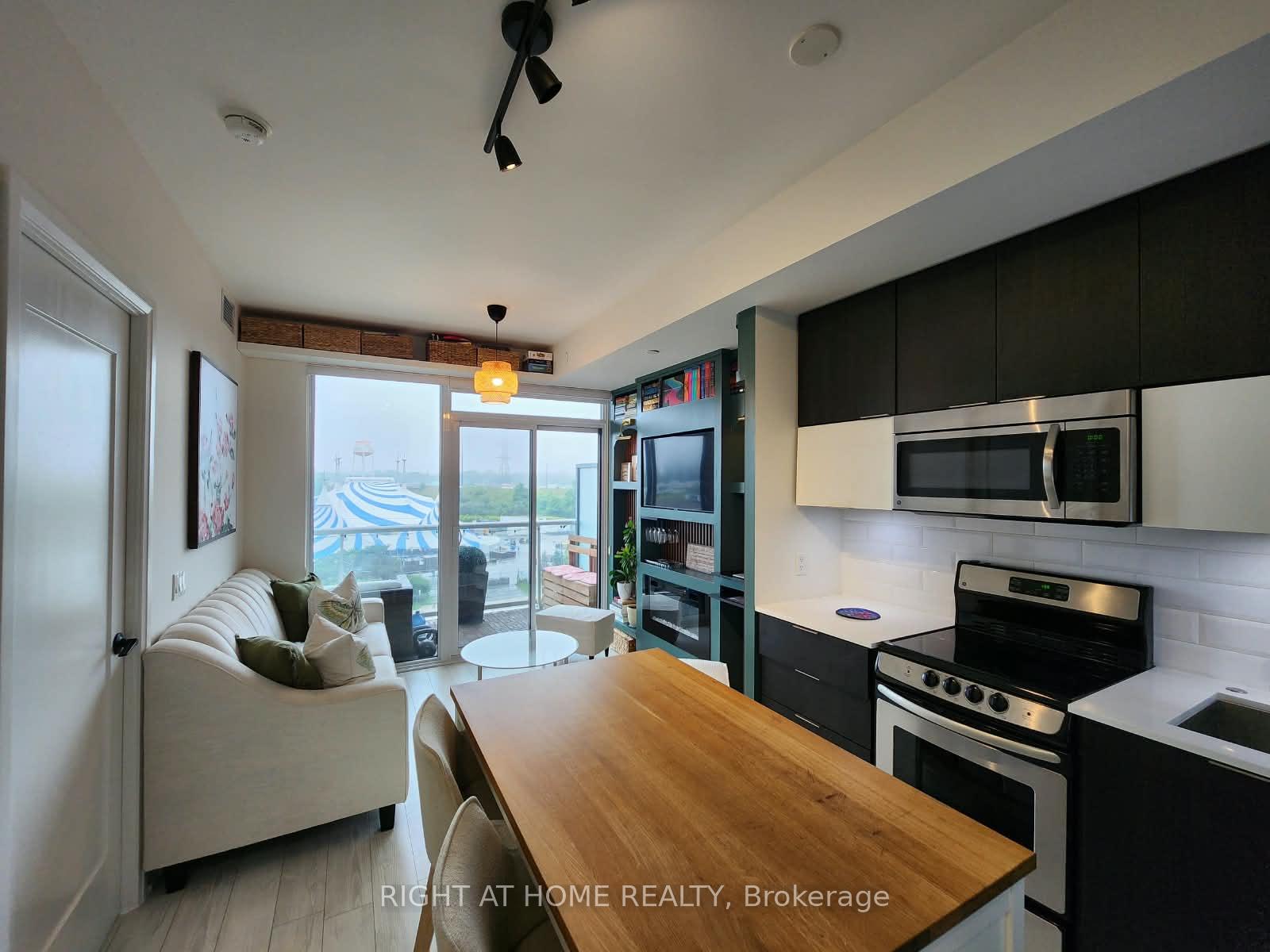 Photo 5 of Unit 608, 56 Annie Craig Drive, Etobicoke, Mimico — HOMEH