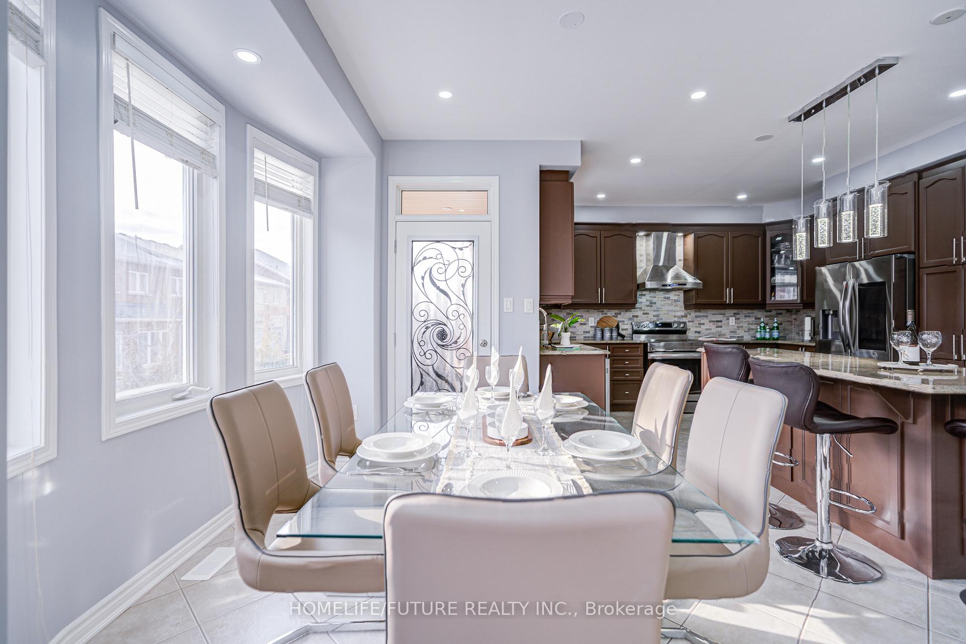 Photo 12 of 342 Laundon Terrace, Milton, Scott — HOMEH
