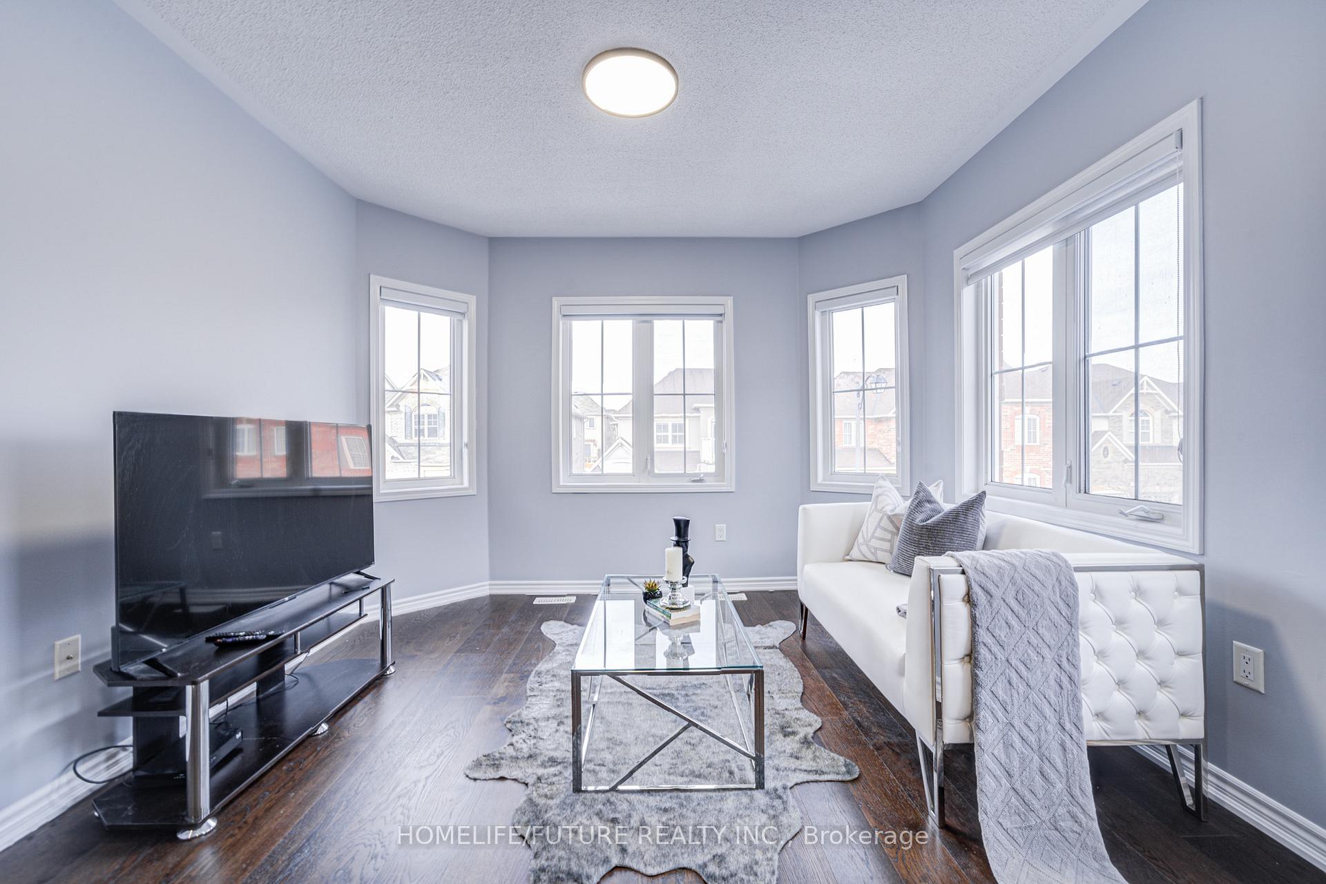 Photo 23 of 342 Laundon Terrace, Milton, Scott — HOMEH