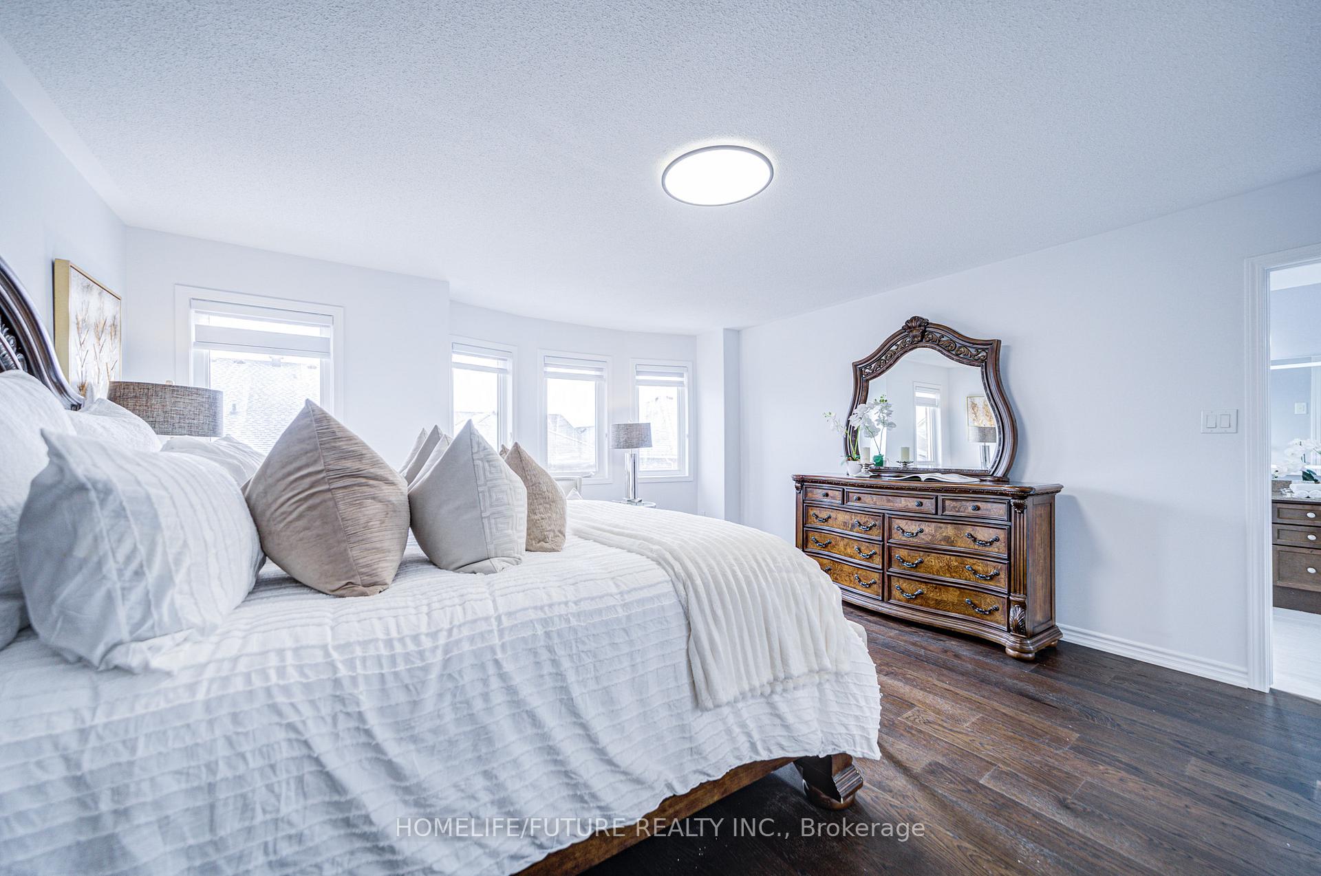 Photo 31 of 342 Laundon Terrace, Milton, Scott — HOMEH