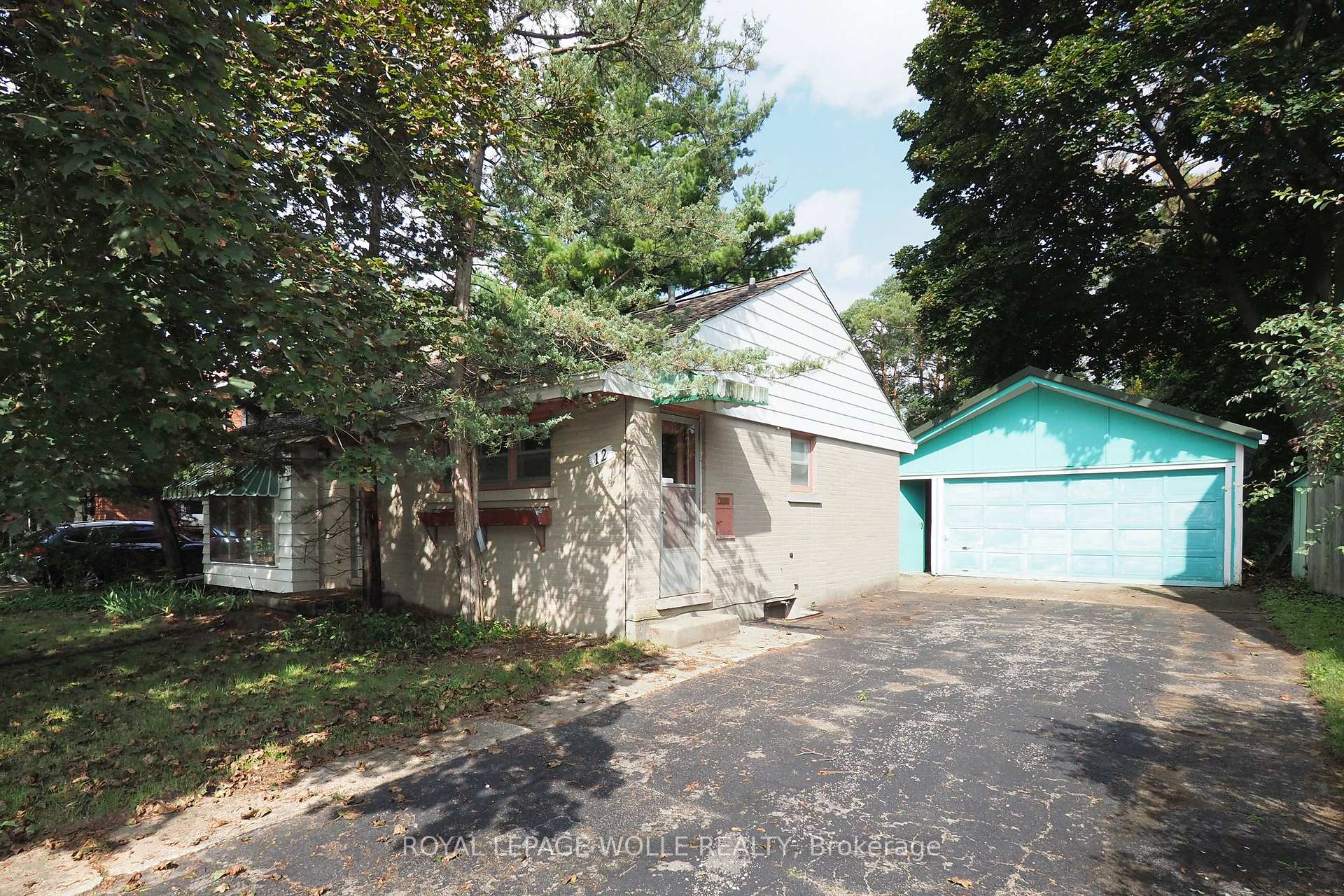 Photo 1 of 12 Oakwood Avenue, Kitchener, Fairfield — HOMEH