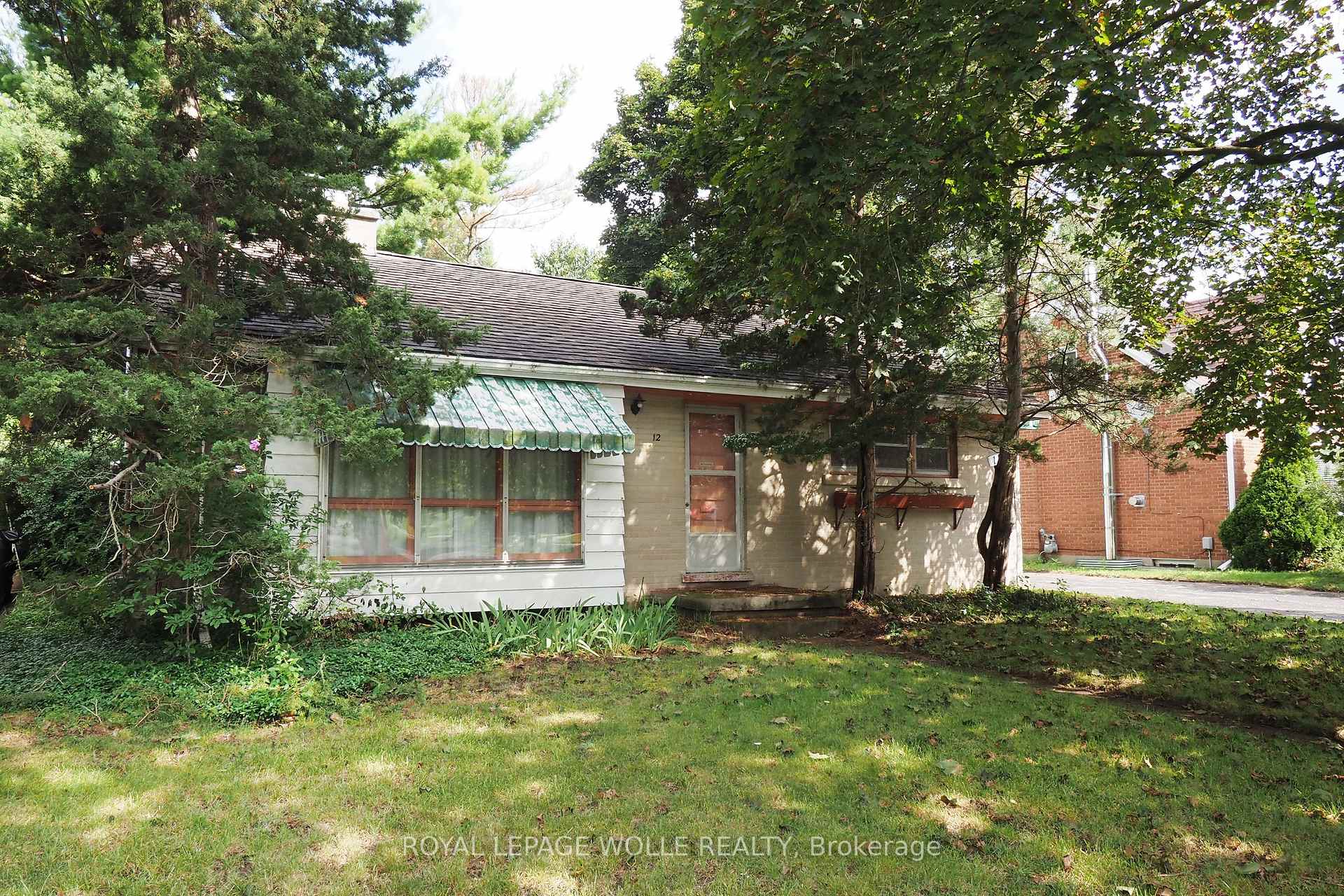 Photo 3 of 12 Oakwood Avenue, Kitchener, Fairfield — HOMEH