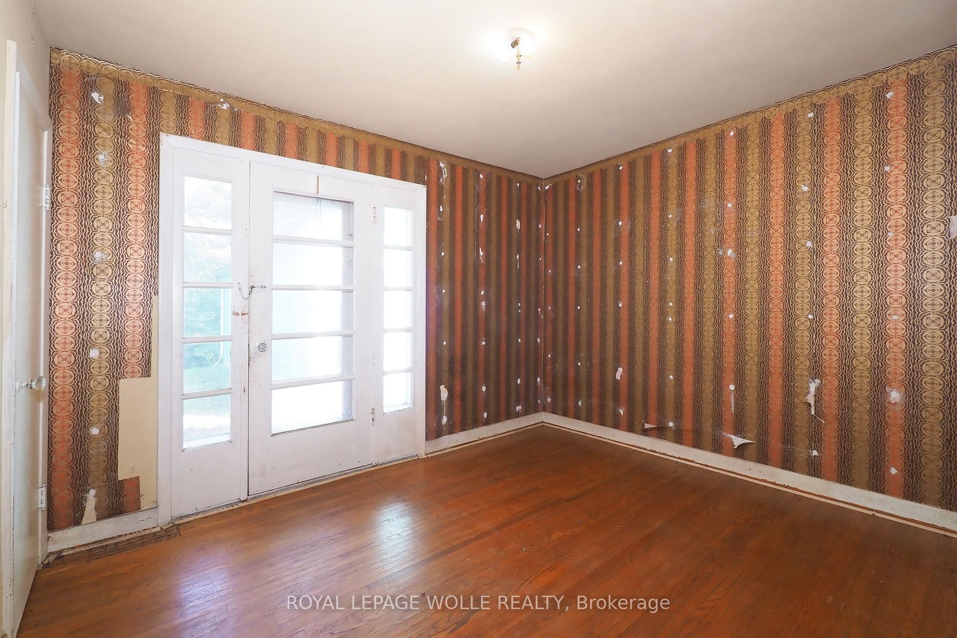 Photo 16 of 12 Oakwood Avenue, Kitchener, Fairfield — HOMEH