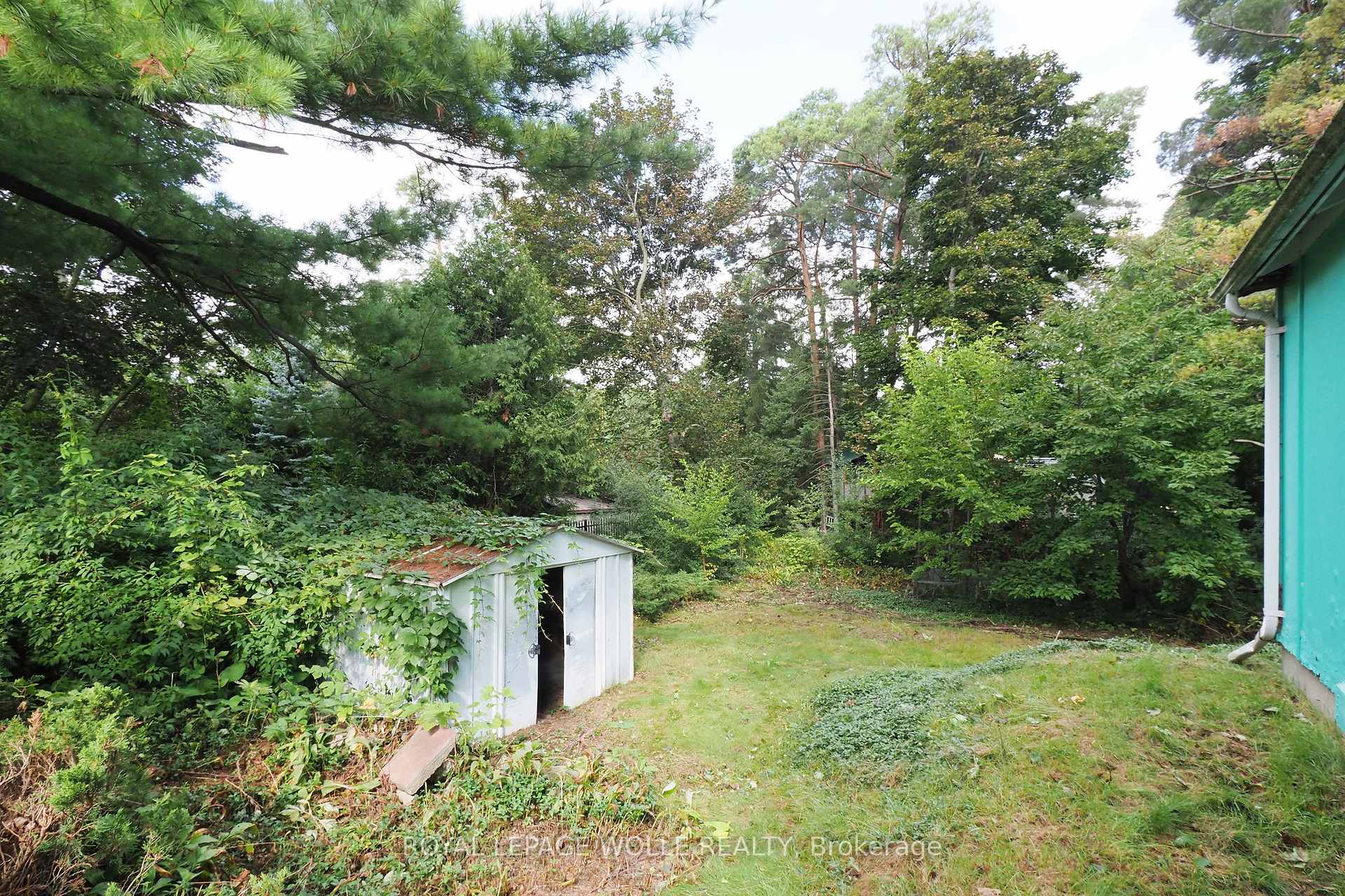 Photo 30 of 12 Oakwood Avenue, Kitchener, Fairfield — HOMEH