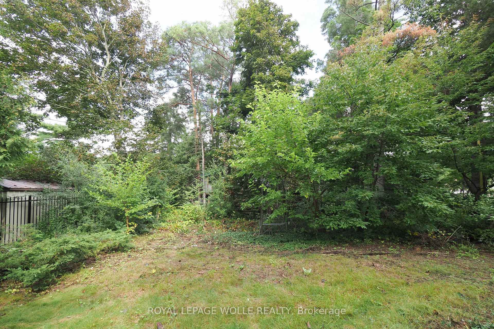 Photo 32 of 12 Oakwood Avenue, Kitchener, Fairfield — HOMEH