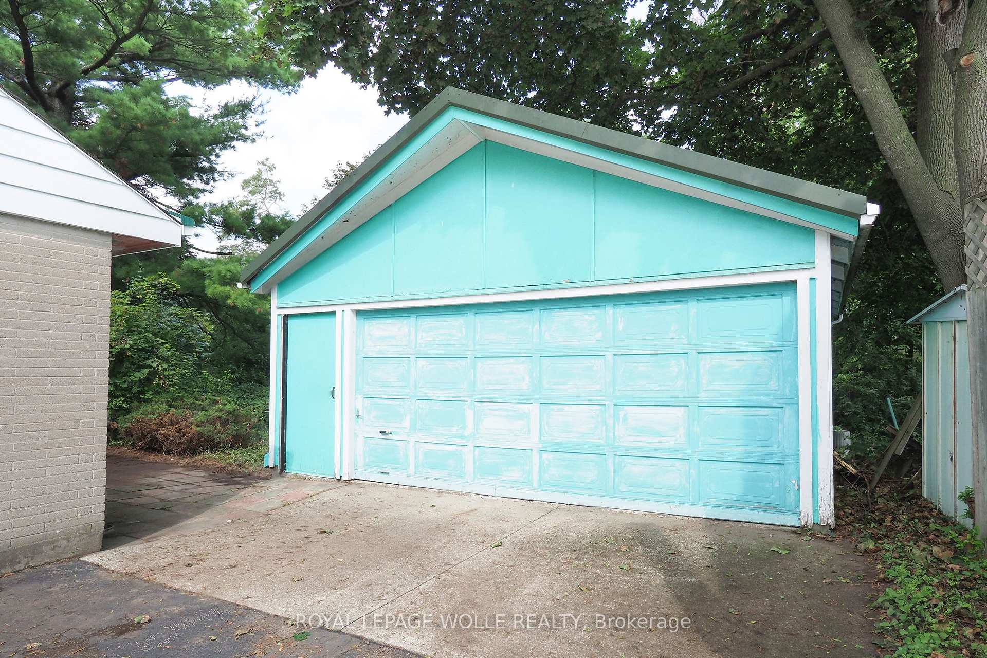 Photo 35 of 12 Oakwood Avenue, Kitchener, Fairfield — HOMEH