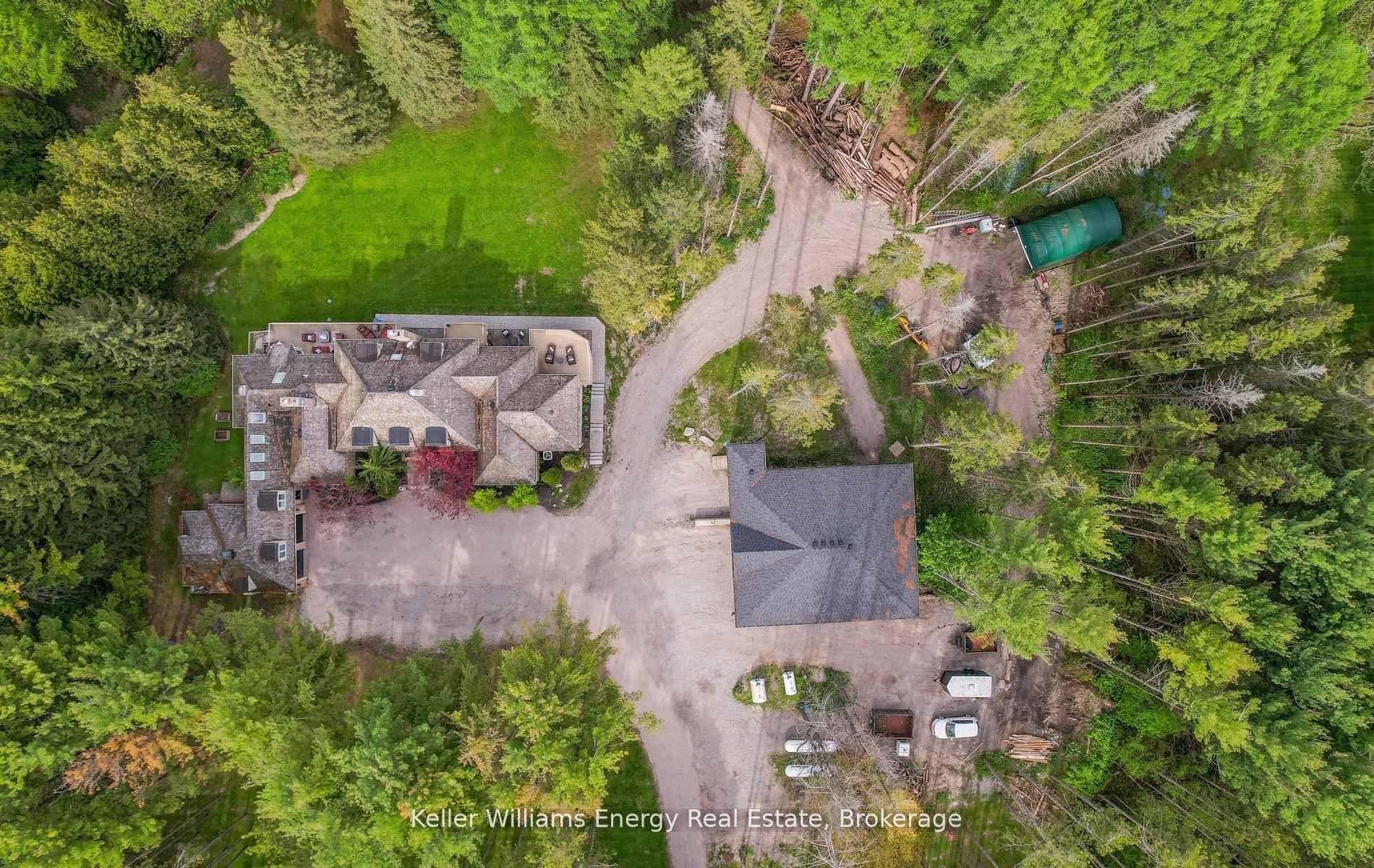 Photo 3 of 7925 Cedarbrook Trail, Whitby, Rural Whitby — HOMEH