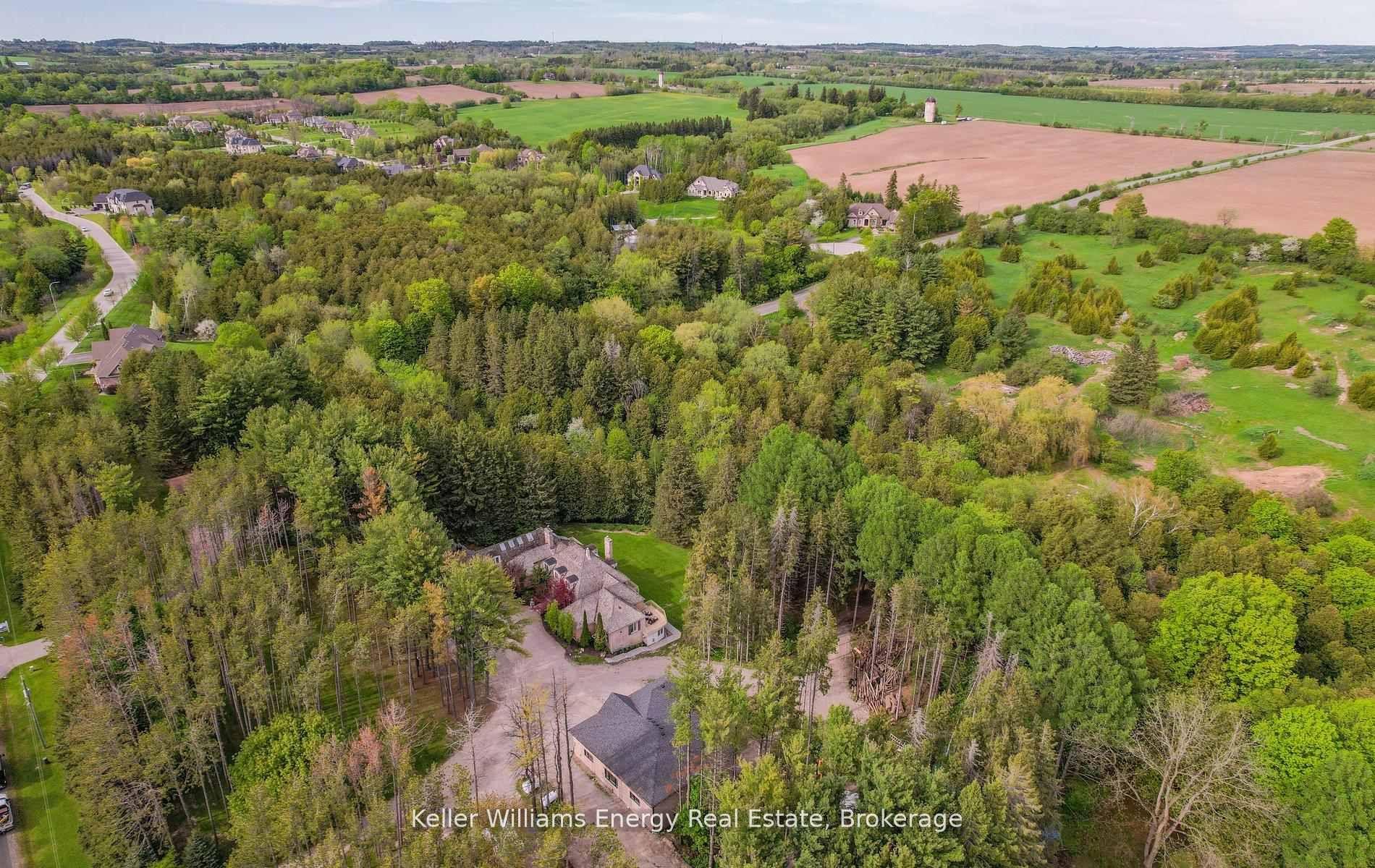 Photo 4 of 7925 Cedarbrook Trail, Whitby, Rural Whitby — HOMEH