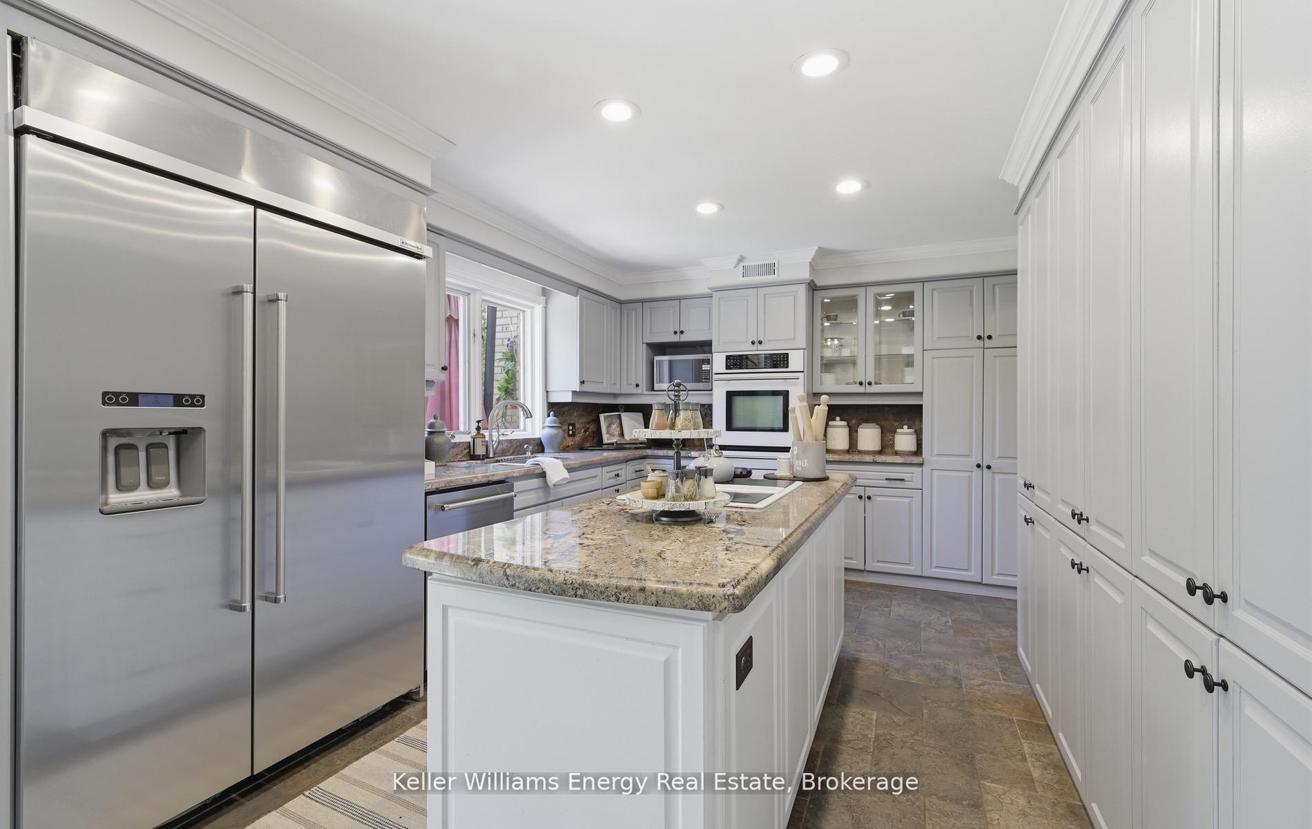 Photo 13 of 7925 Cedarbrook Trail, Whitby, Rural Whitby — HOMEH