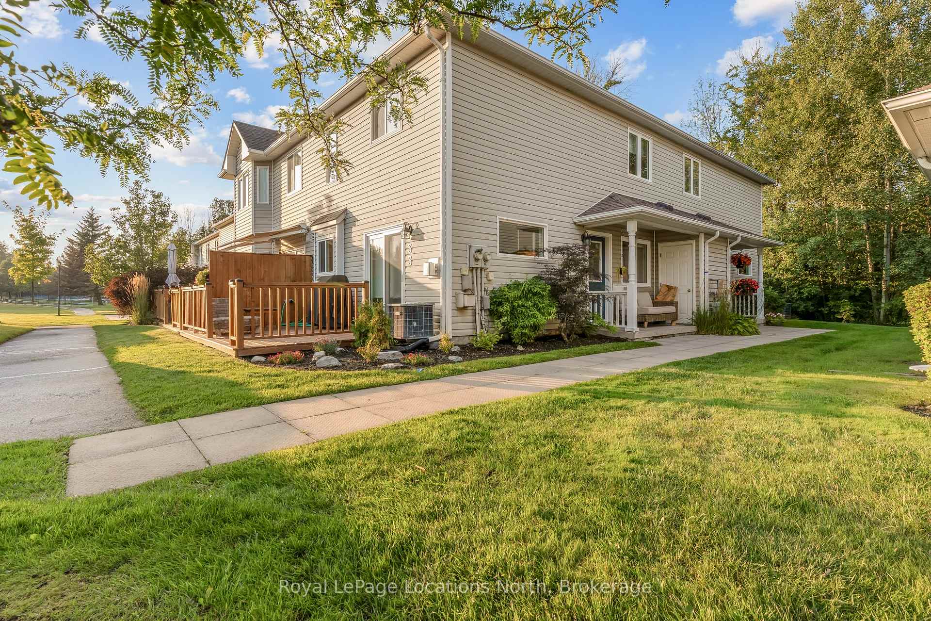 Photo 2 of Unit 17, 35 Sundial Court, Collingwood — HOMEH