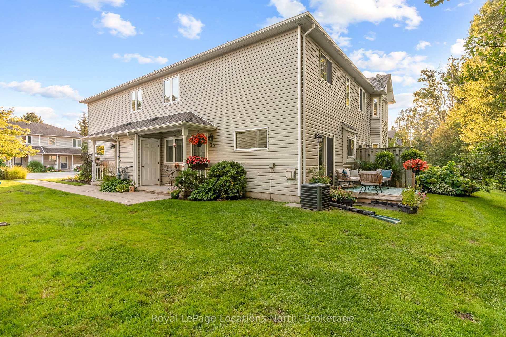 Photo 3 of Unit 17, 35 Sundial Court, Collingwood — HOMEH