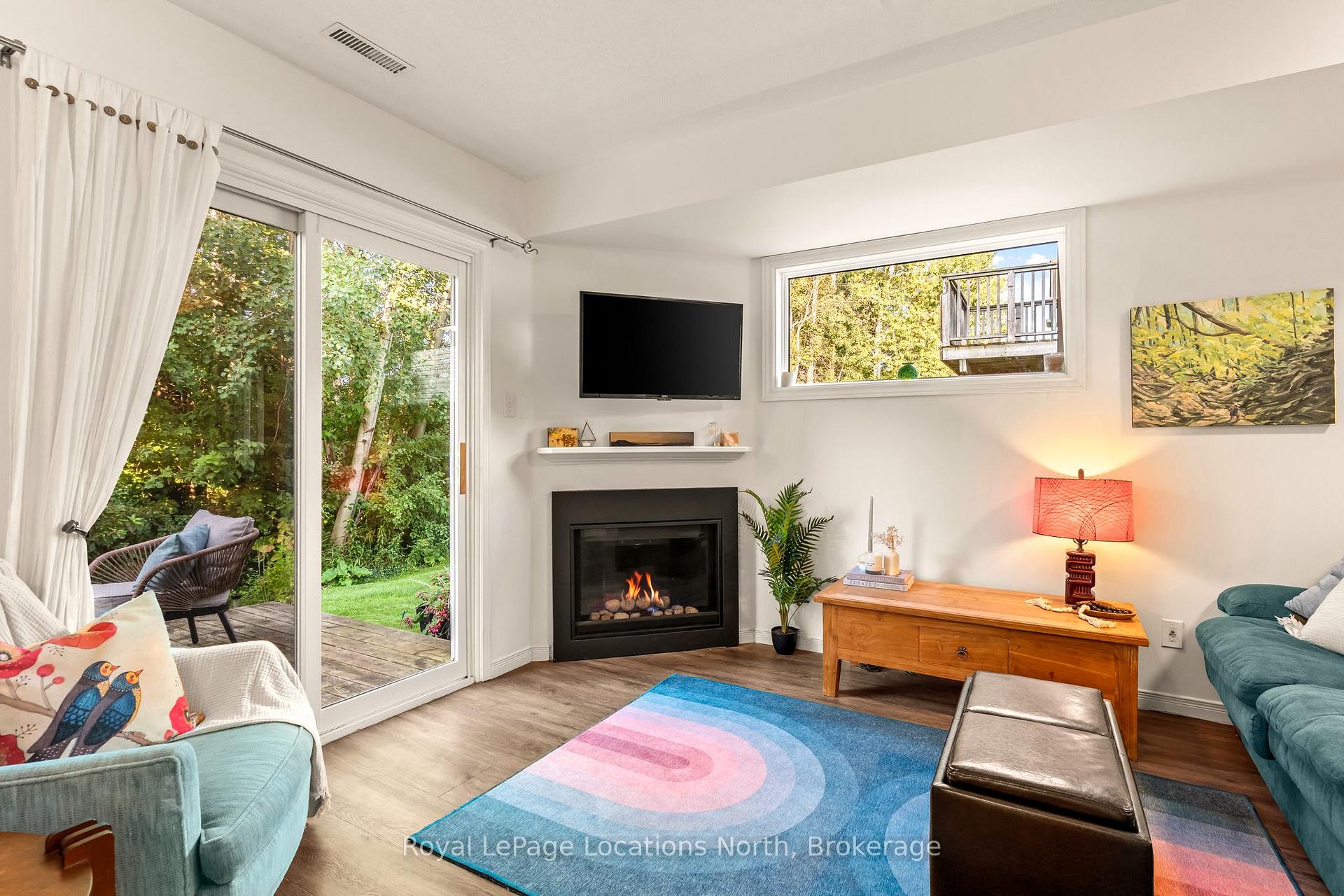 Photo 9 of Unit 17, 35 Sundial Court, Collingwood — HOMEH