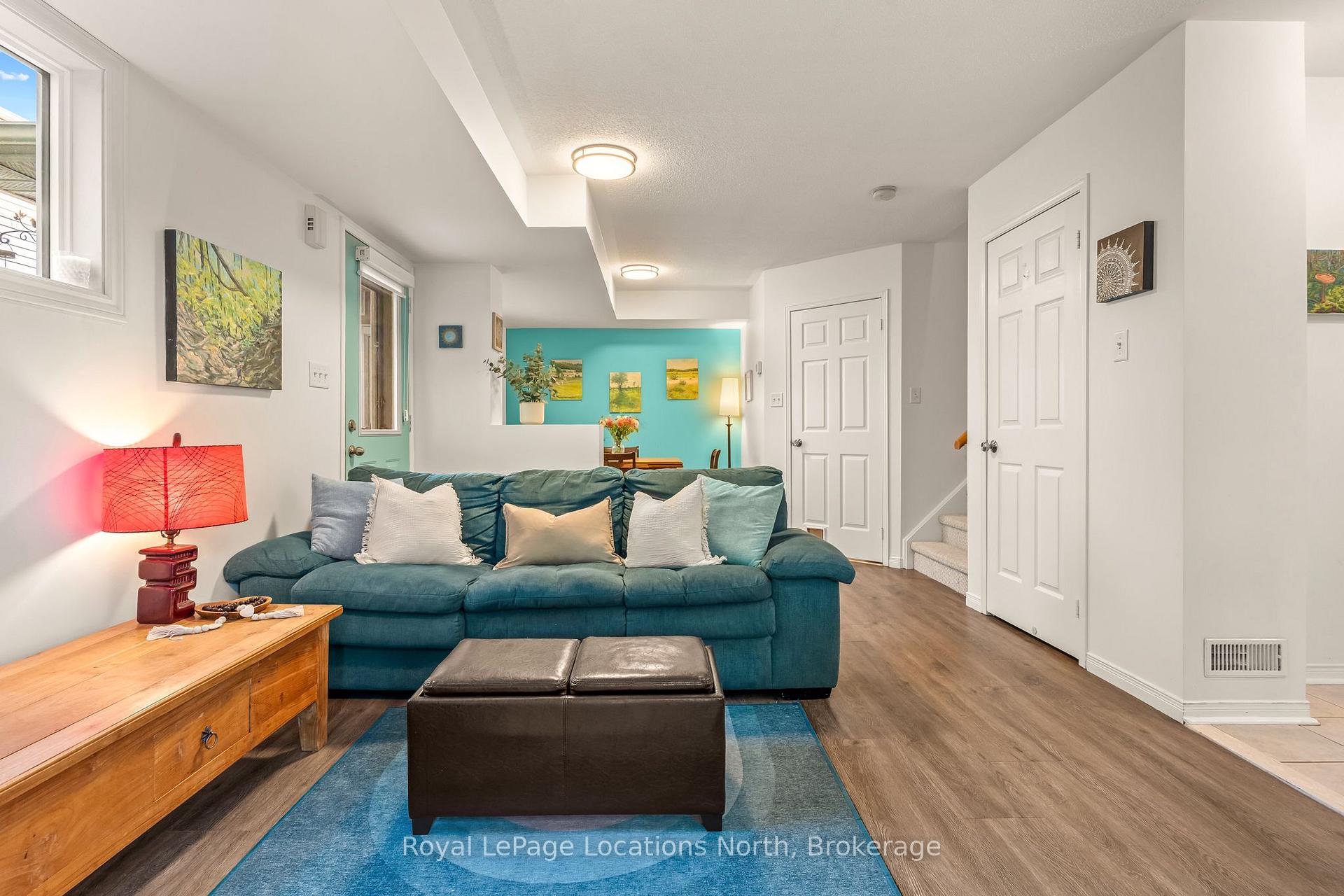 Photo 10 of Unit 17, 35 Sundial Court, Collingwood — HOMEH