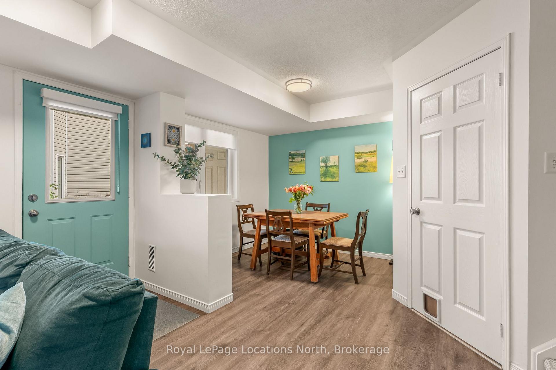 Photo 15 of Unit 17, 35 Sundial Court, Collingwood — HOMEH