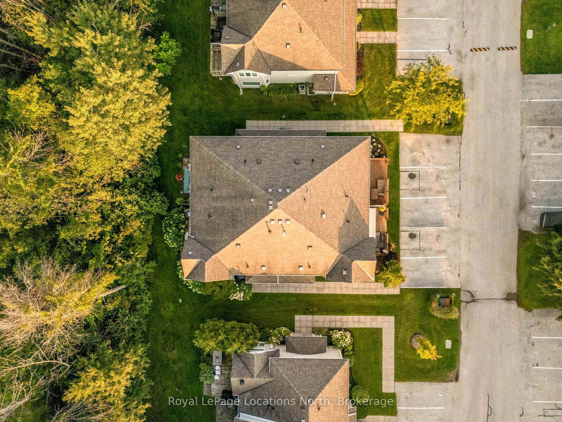 Photo 28 of Unit 17, 35 Sundial Court, Collingwood — HOMEH
