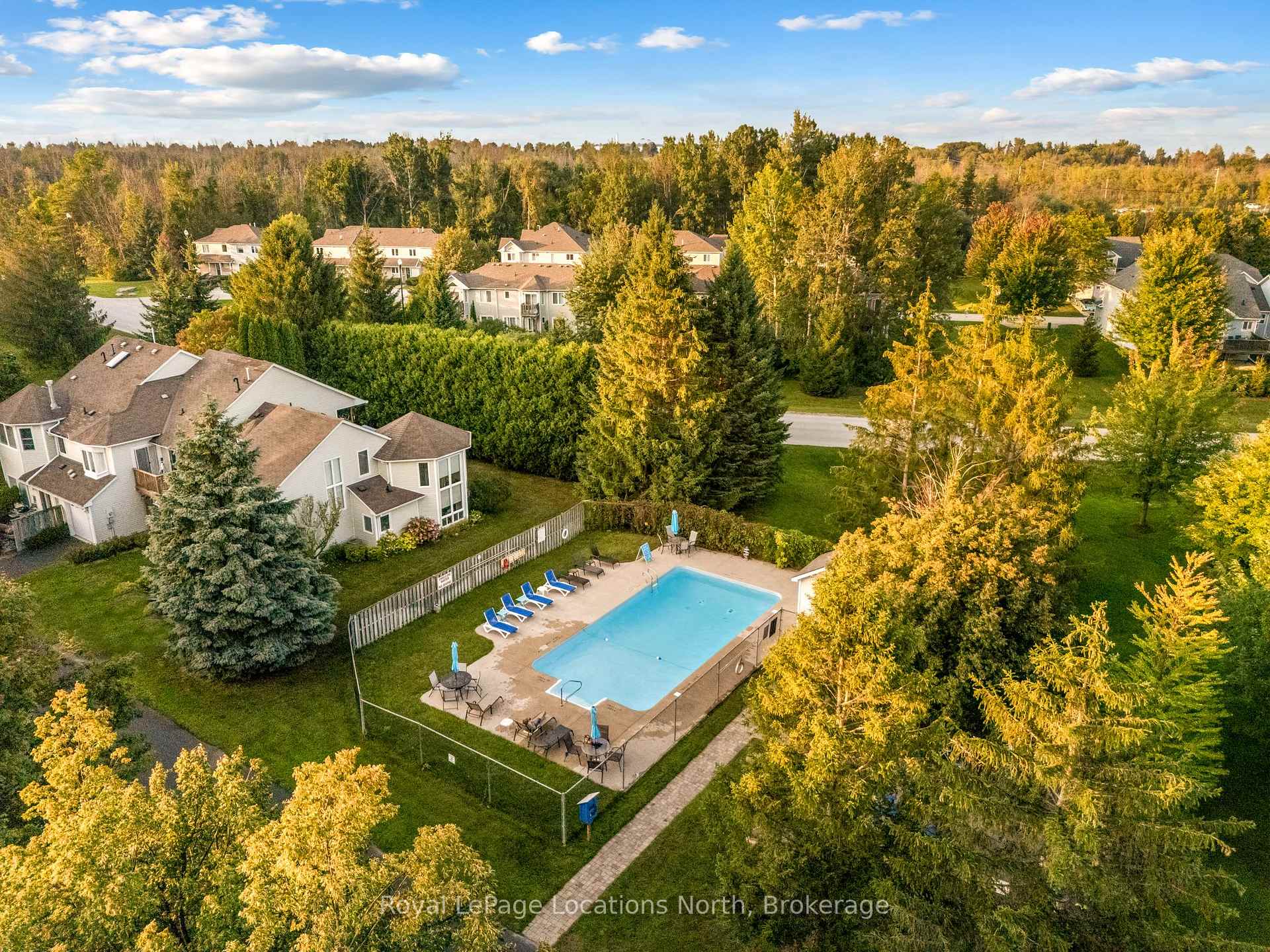 Photo 30 of Unit 17, 35 Sundial Court, Collingwood — HOMEH