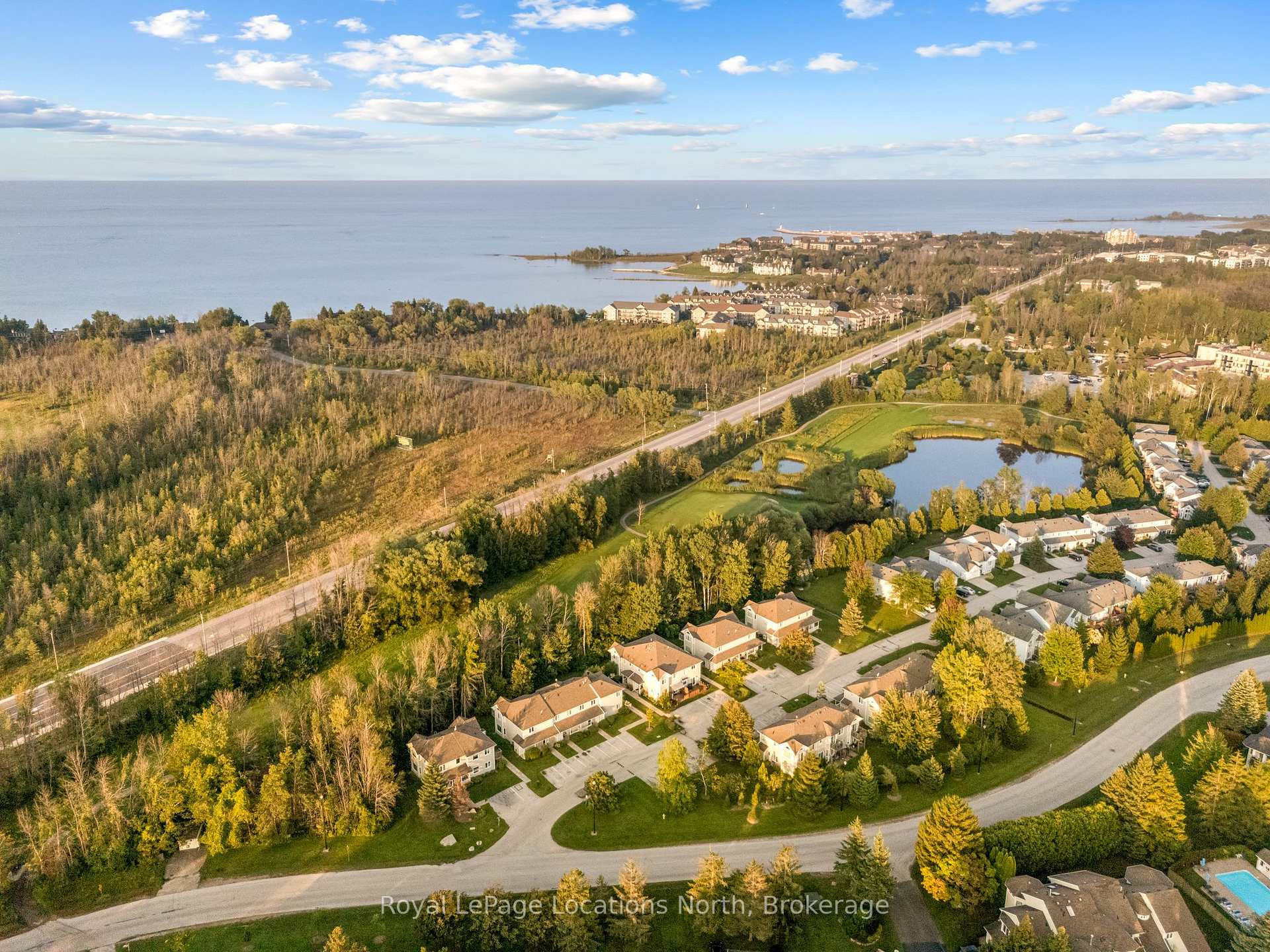 Photo 34 of Unit 17, 35 Sundial Court, Collingwood — HOMEH