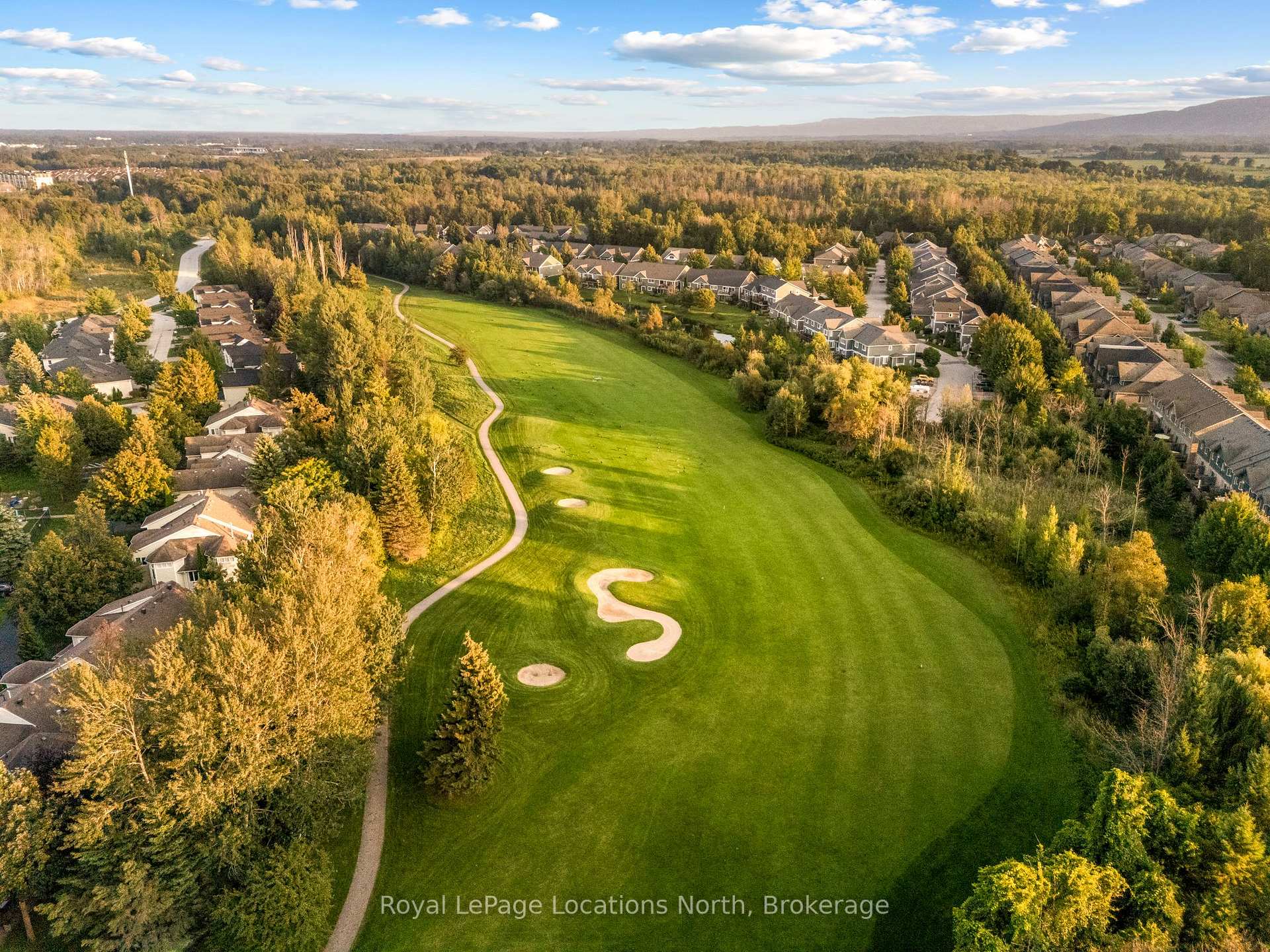 Photo 35 of Unit 17, 35 Sundial Court, Collingwood — HOMEH