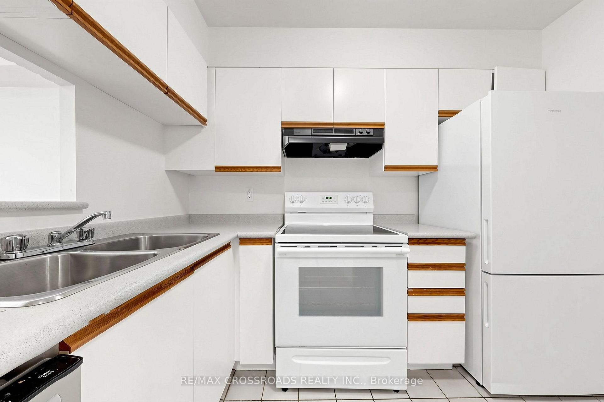 Photo 16 of Unit 511, 3233 Eglinton Avenue E, Scarborough, Scarborough Village — HOMEH