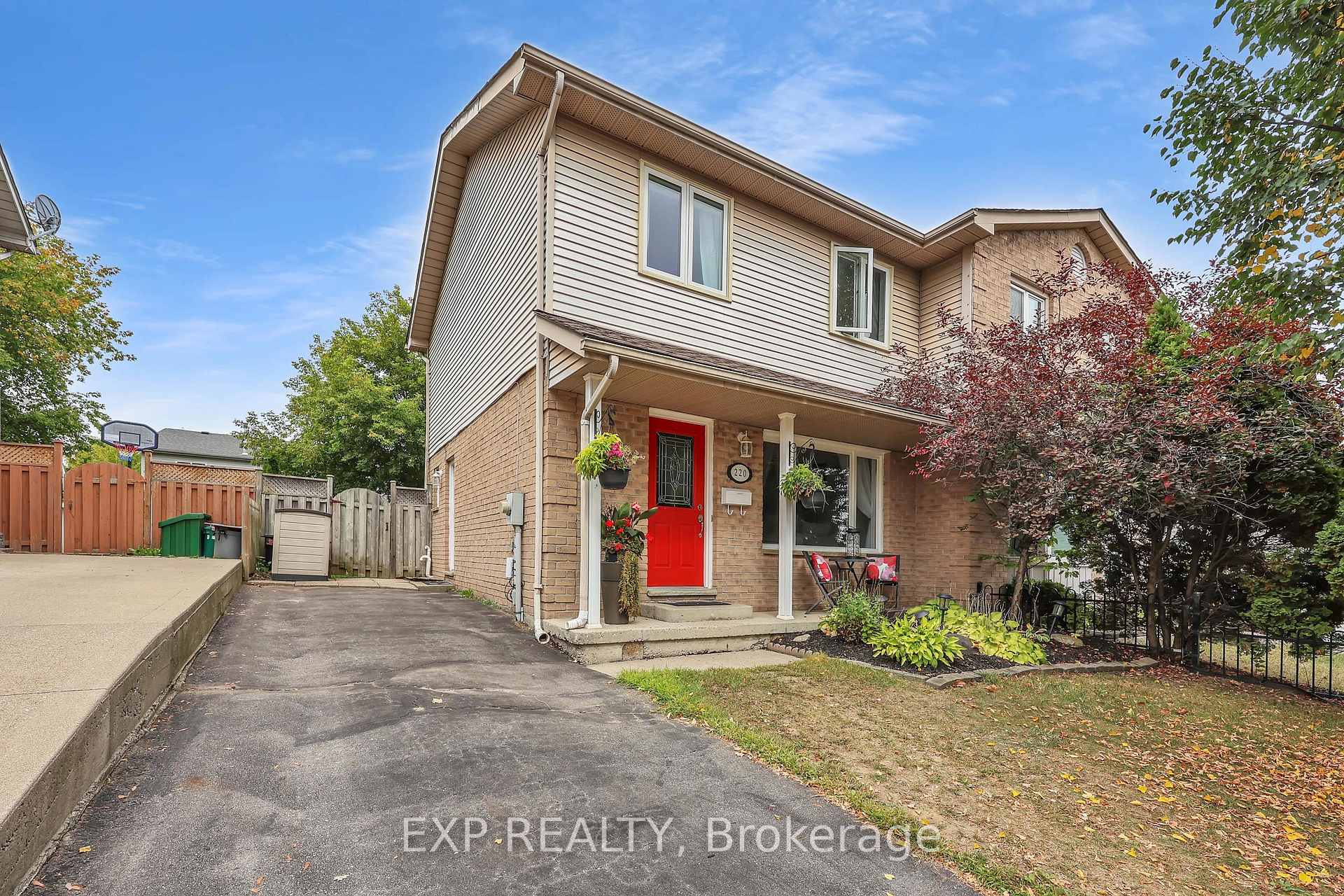 Photo 2 of 220 Scott Road, Cambridge, Silver Heights — HOMEH