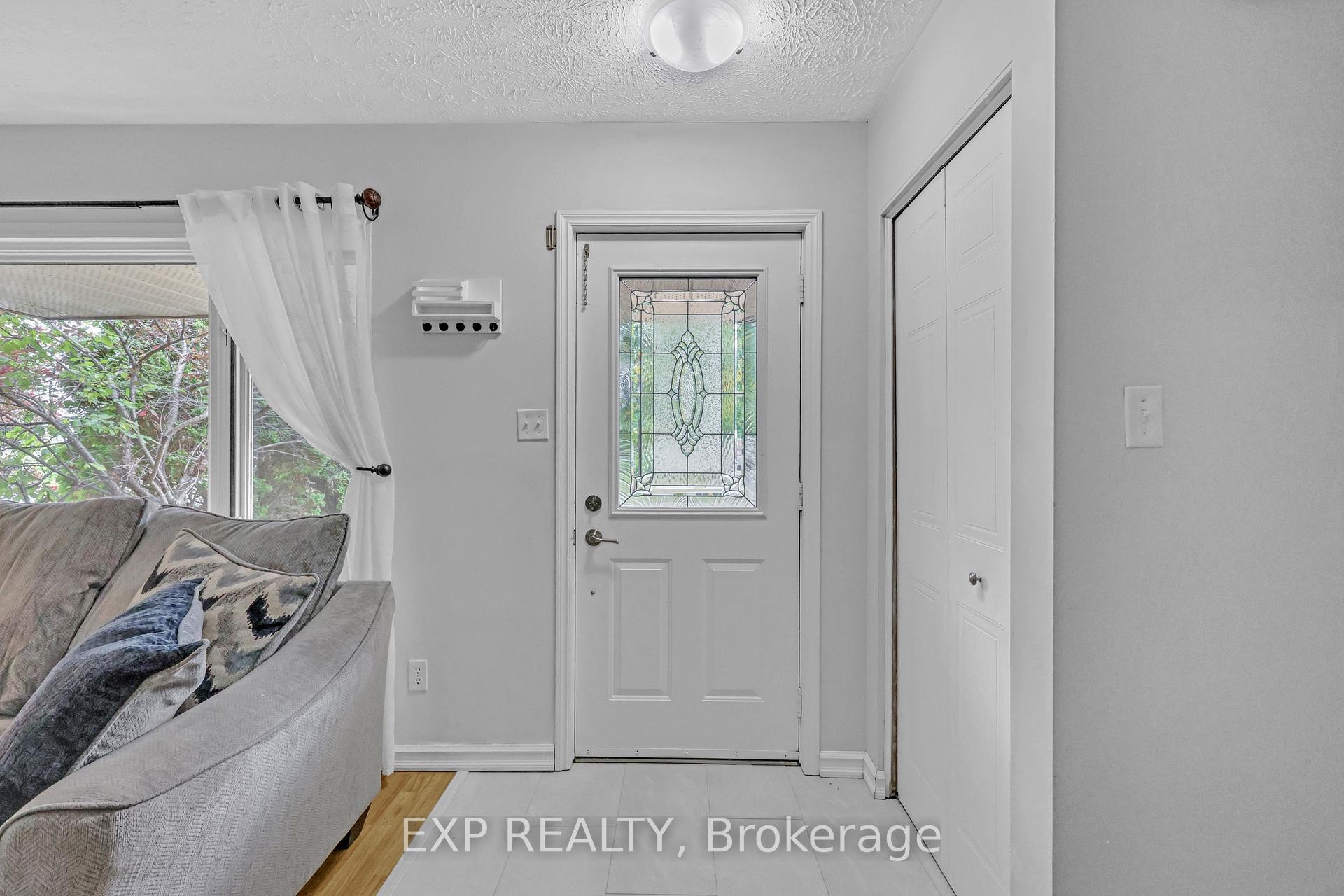 Photo 3 of 220 Scott Road, Cambridge, Silver Heights — HOMEH