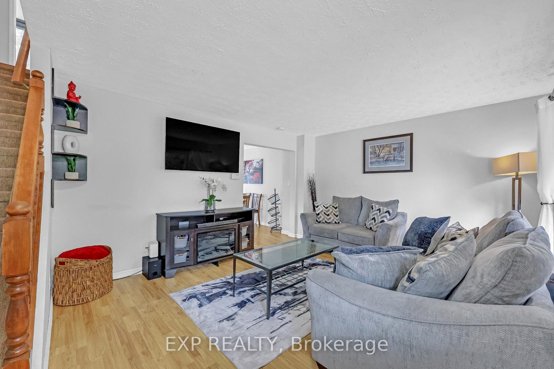 Photo 6 of 220 Scott Road, Cambridge, Silver Heights — HOMEH
