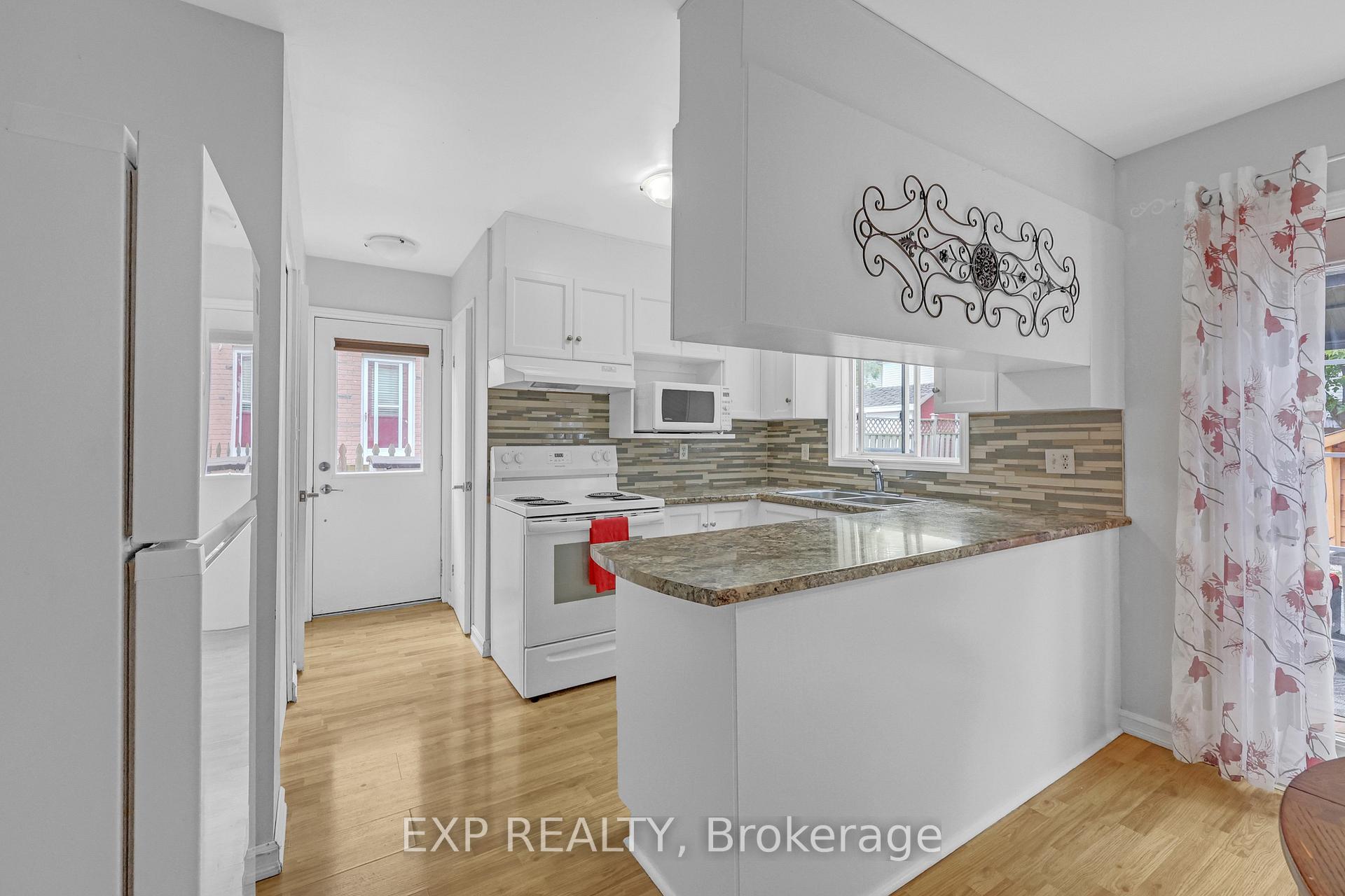 Photo 9 of 220 Scott Road, Cambridge, Silver Heights — HOMEH
