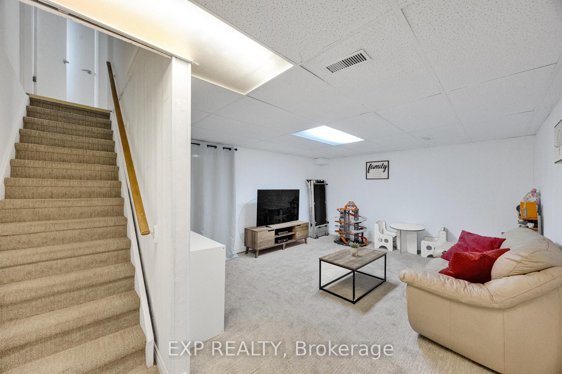 Photo 17 of 220 Scott Road, Cambridge, Silver Heights — HOMEH