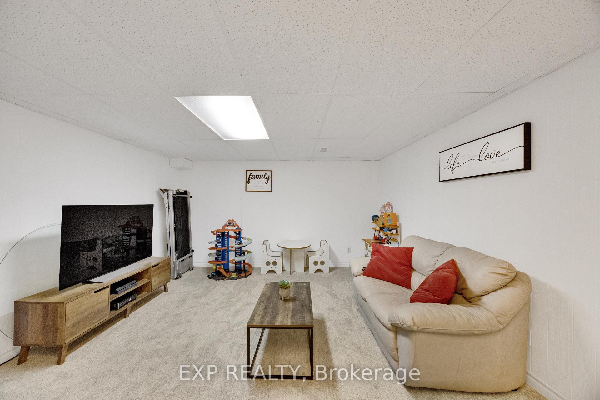 Photo 18 of 220 Scott Road, Cambridge, Silver Heights — HOMEH